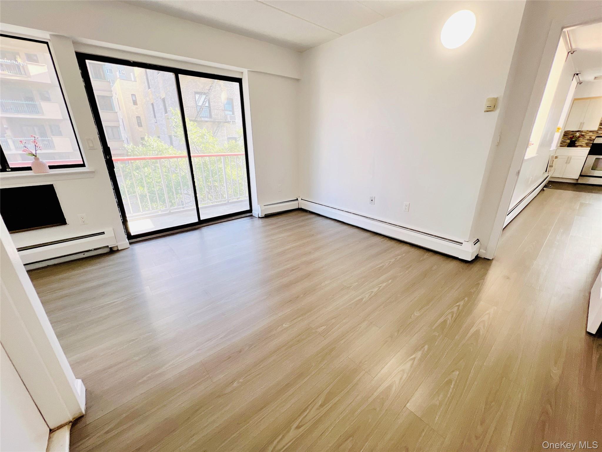 #11 photo, 133-36 41st Road, クイーンズ区 Flushing , NY 11355