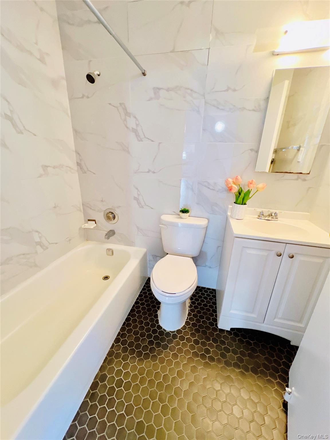 #13 photo, 133-36 41st Road, クイーンズ区 Flushing , NY 11355