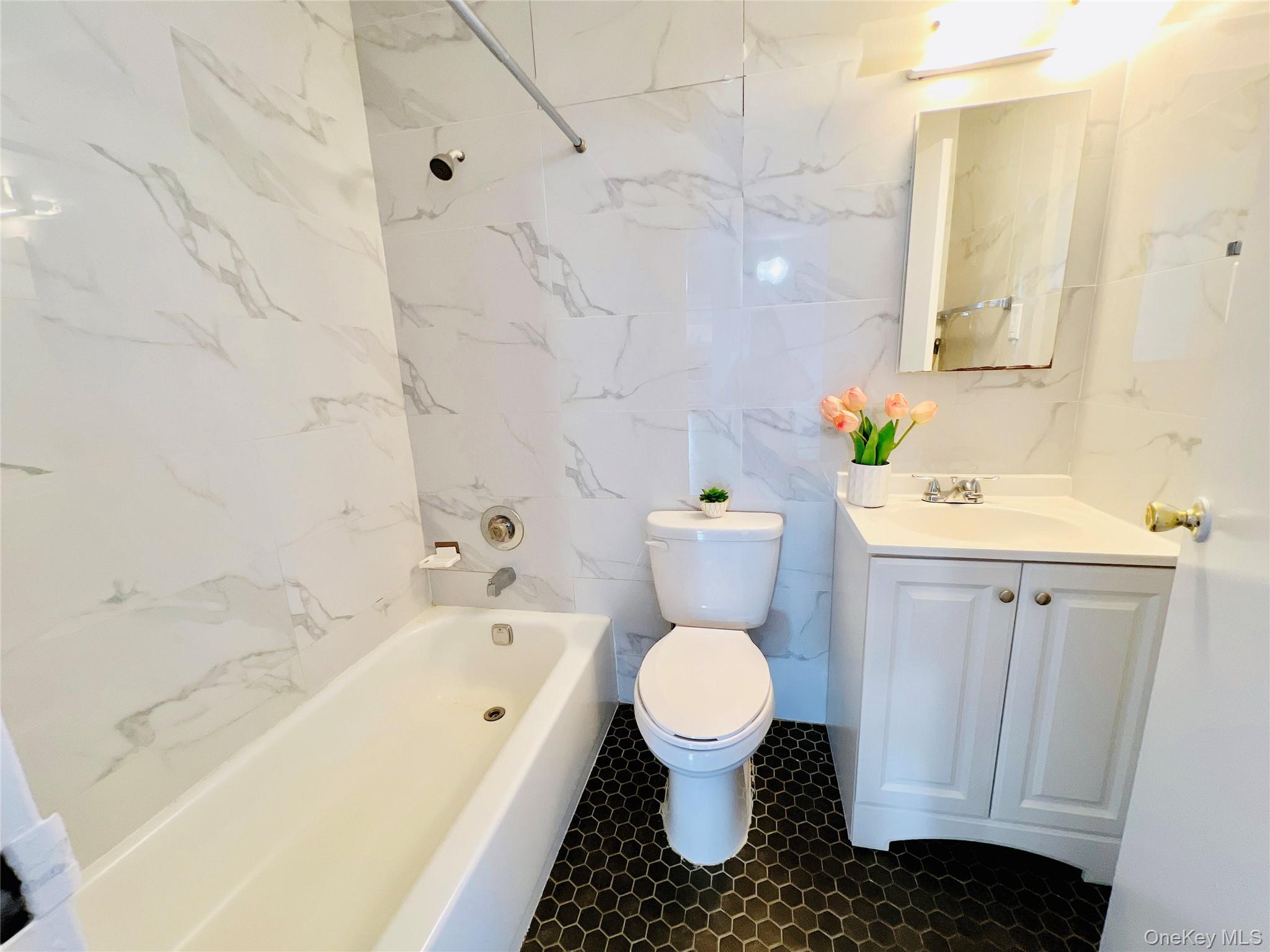 #14 photo, 133-36 41st Road, クイーンズ区 Flushing , NY 11355