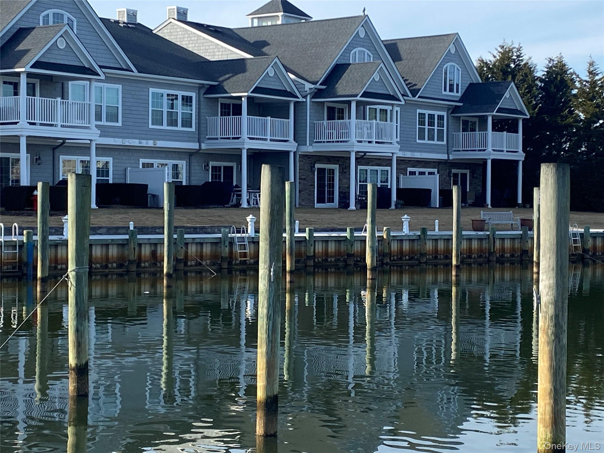 #2 photo, 16 Nicole Court, サフォーク郡 Copiague , NY 11726