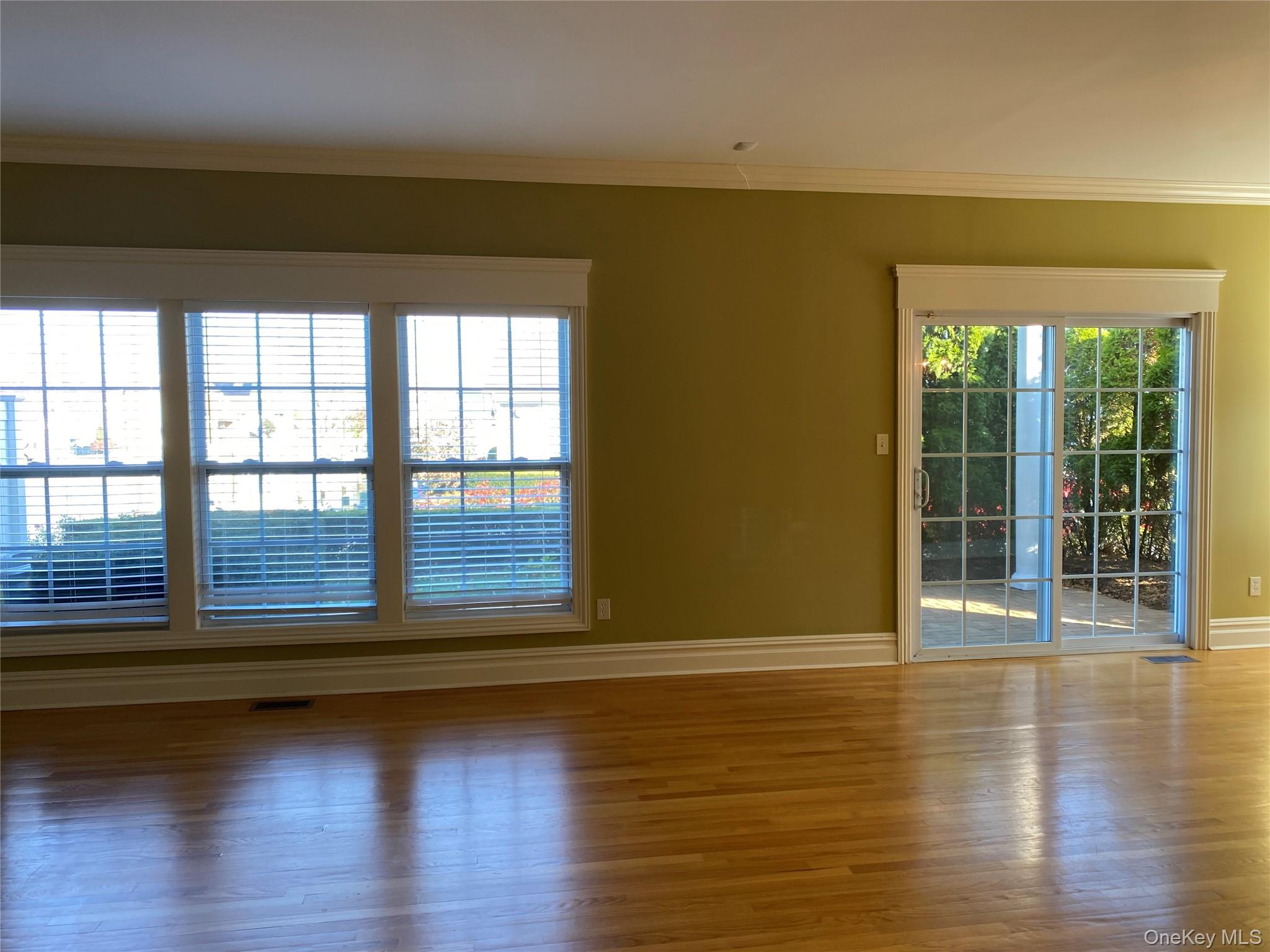 #7 photo, 16 Nicole Court, Copiague , NY 11726