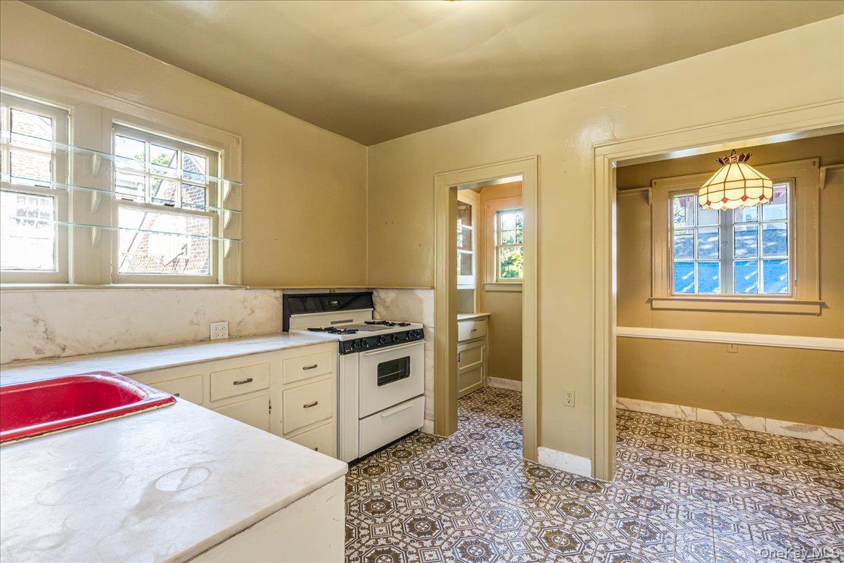 #12 photo, 32-15 161st Street, Flushing , NY 11358