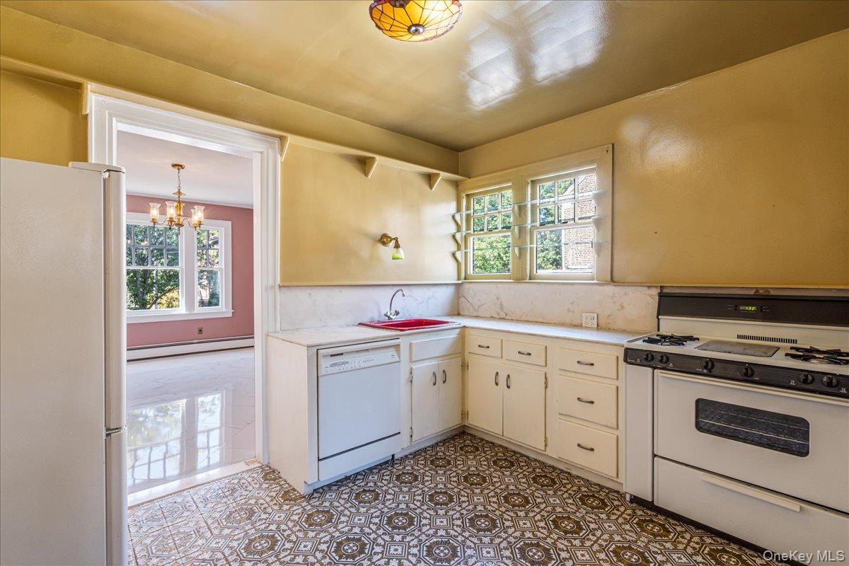 #13 photo, 32-15 161st Street, Flushing , NY 11358