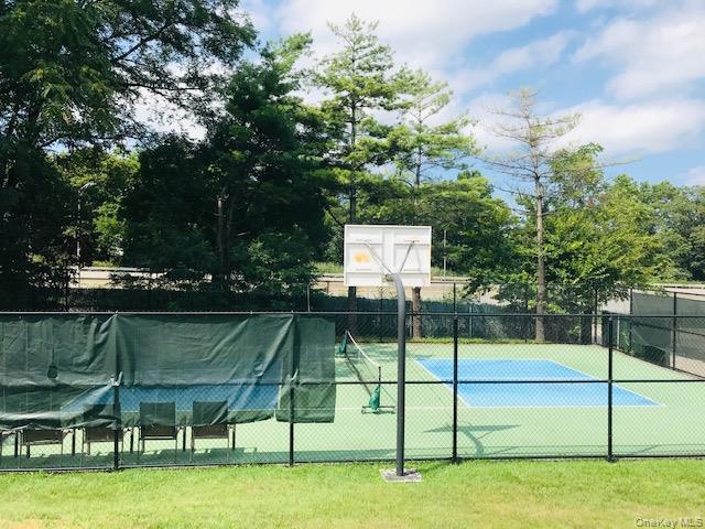 #18 photo, 27110 Grand Central Parkway, クイーンズ区 Floral Park , NY 11005