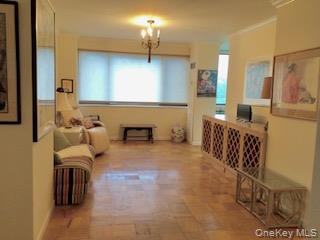 #3 photo, 27110 Grand Central Parkway, クイーンズ区 Floral Park , NY 11005