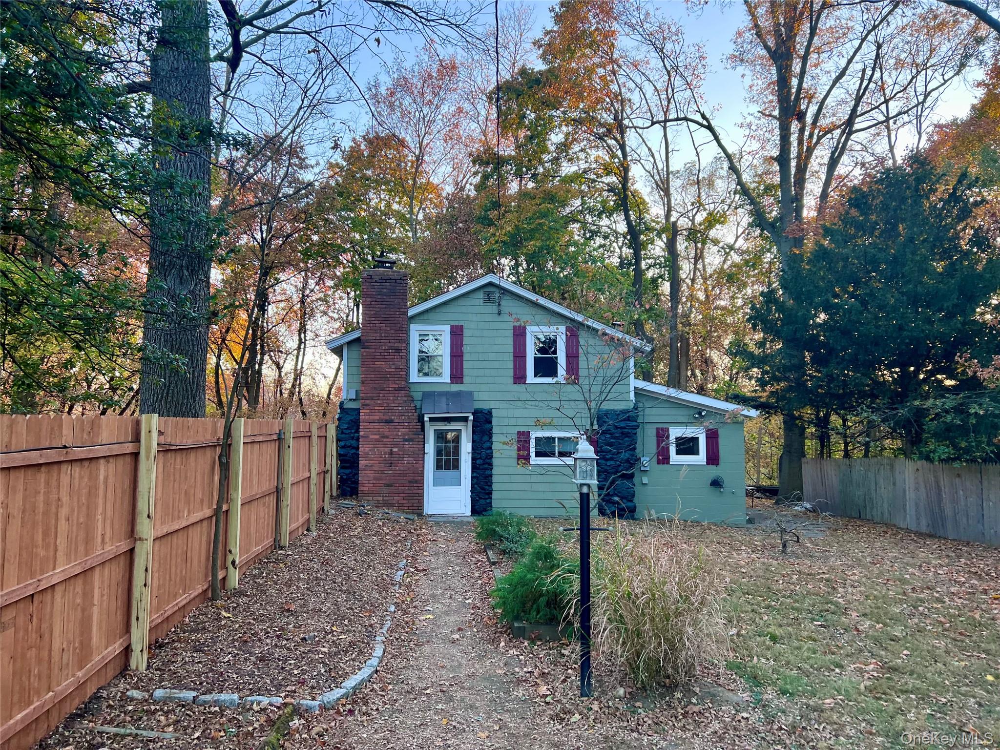 #1 photo, 863 Wolcott Avenue, Beacon , NY 12508