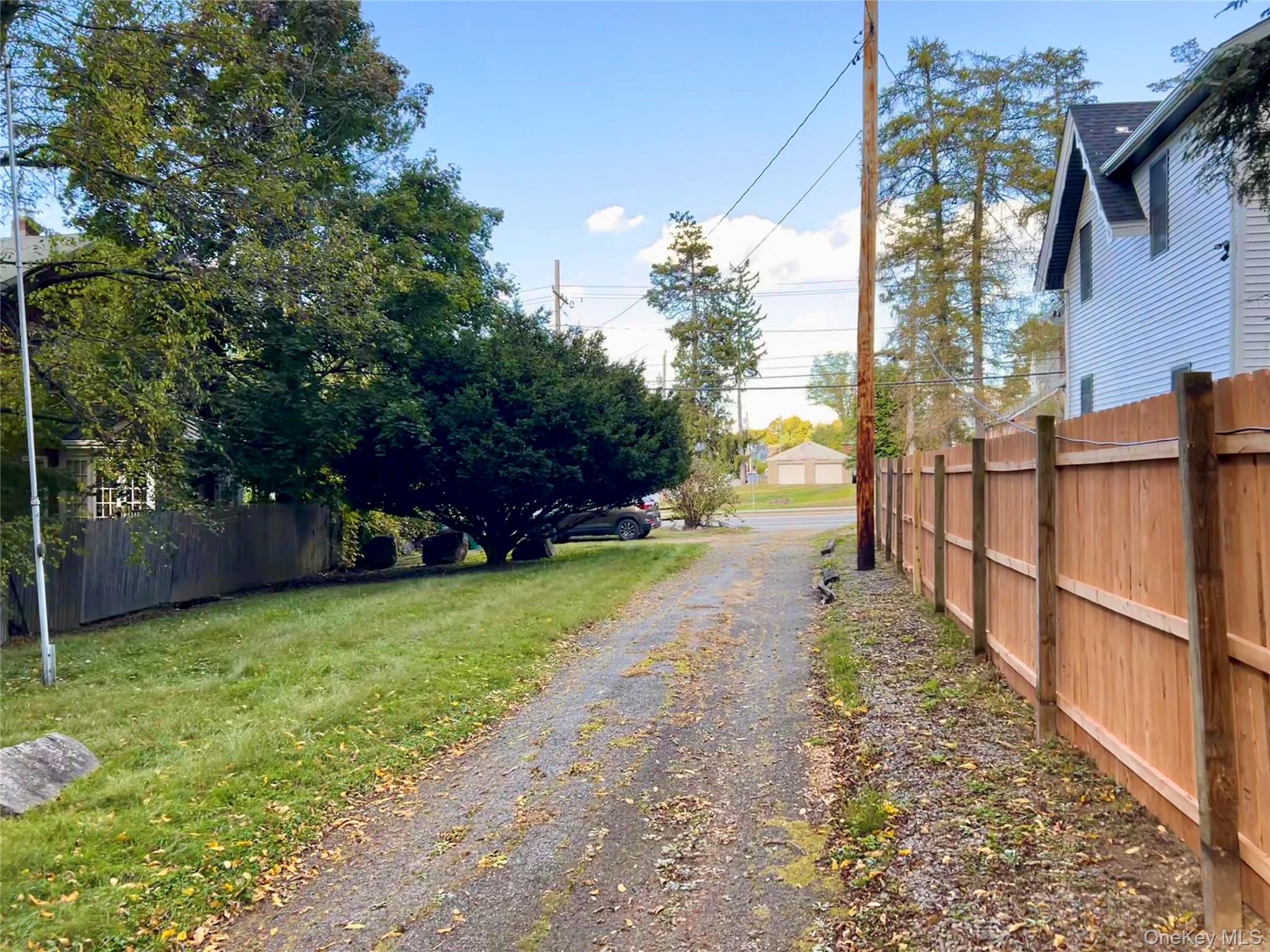 #2 photo, 863 Wolcott Avenue, Beacon , NY 12508