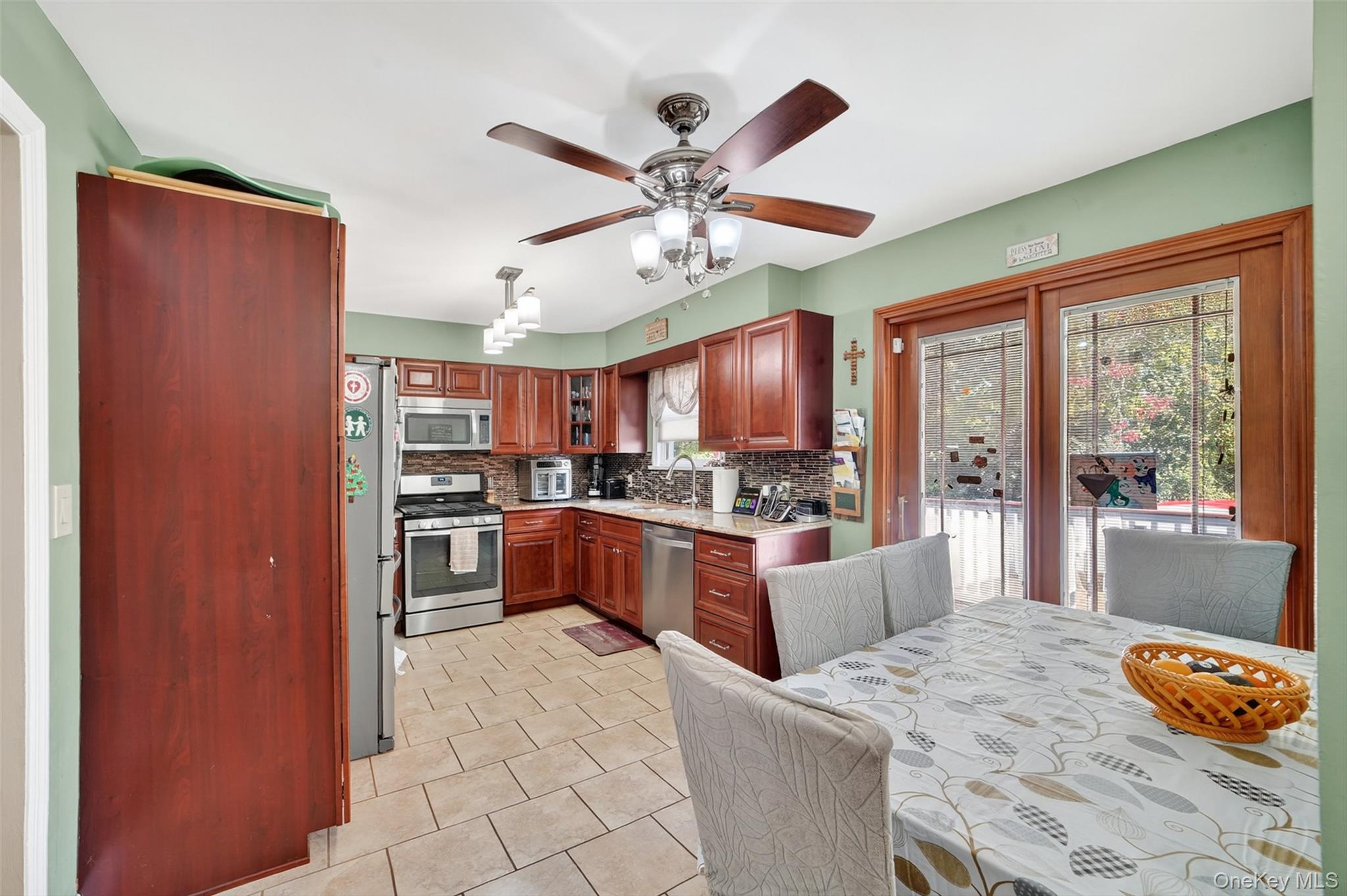 #5 photo, 349 Hawthorne Terrace, Mount Vernon , NY 10552