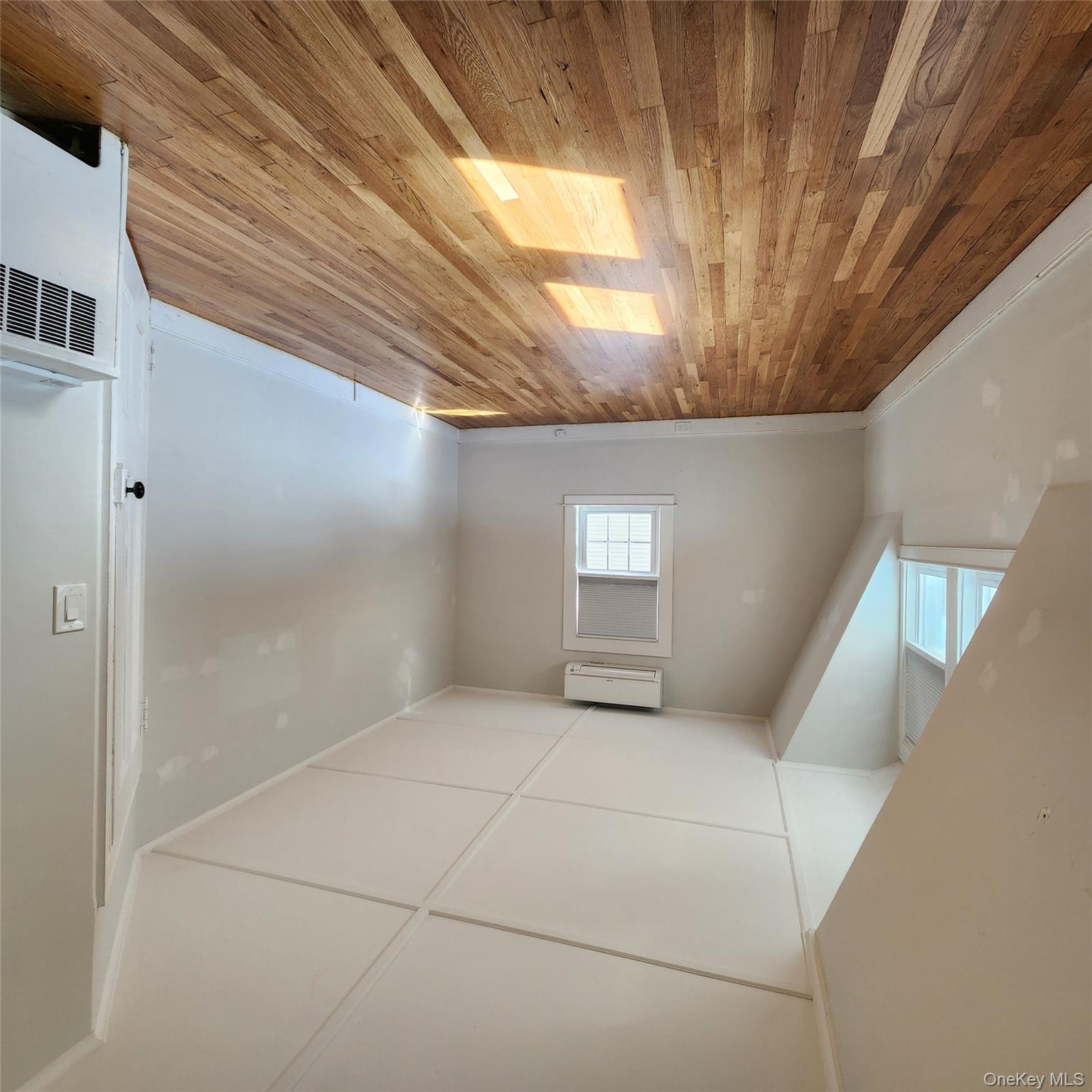 #19 photo, 16 Circle Drive, Tuxedo Park , NY 10987