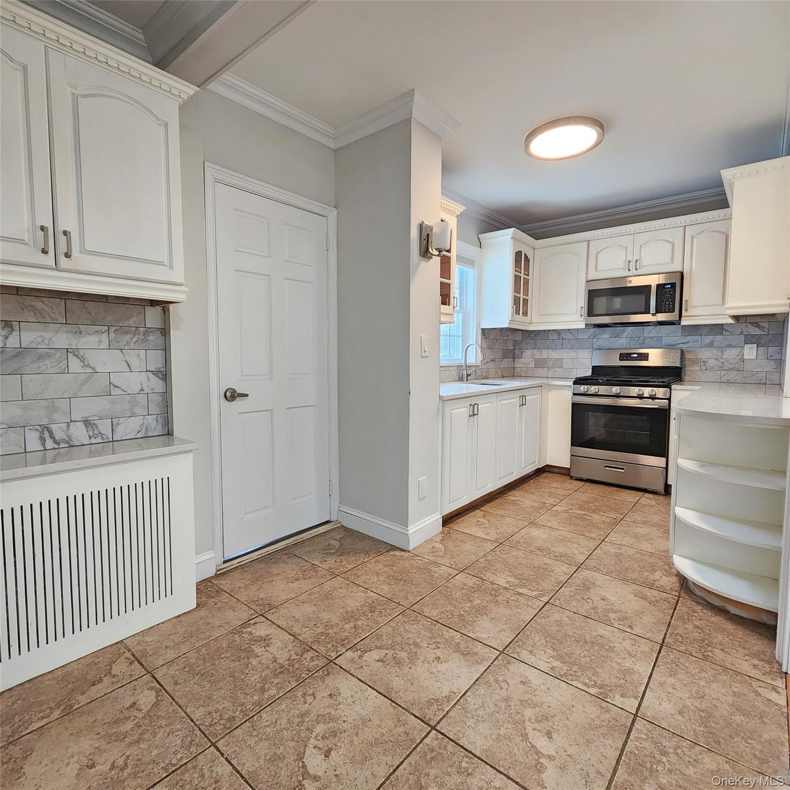 #8 photo, 16 Circle Drive, Tuxedo Park , NY 10987