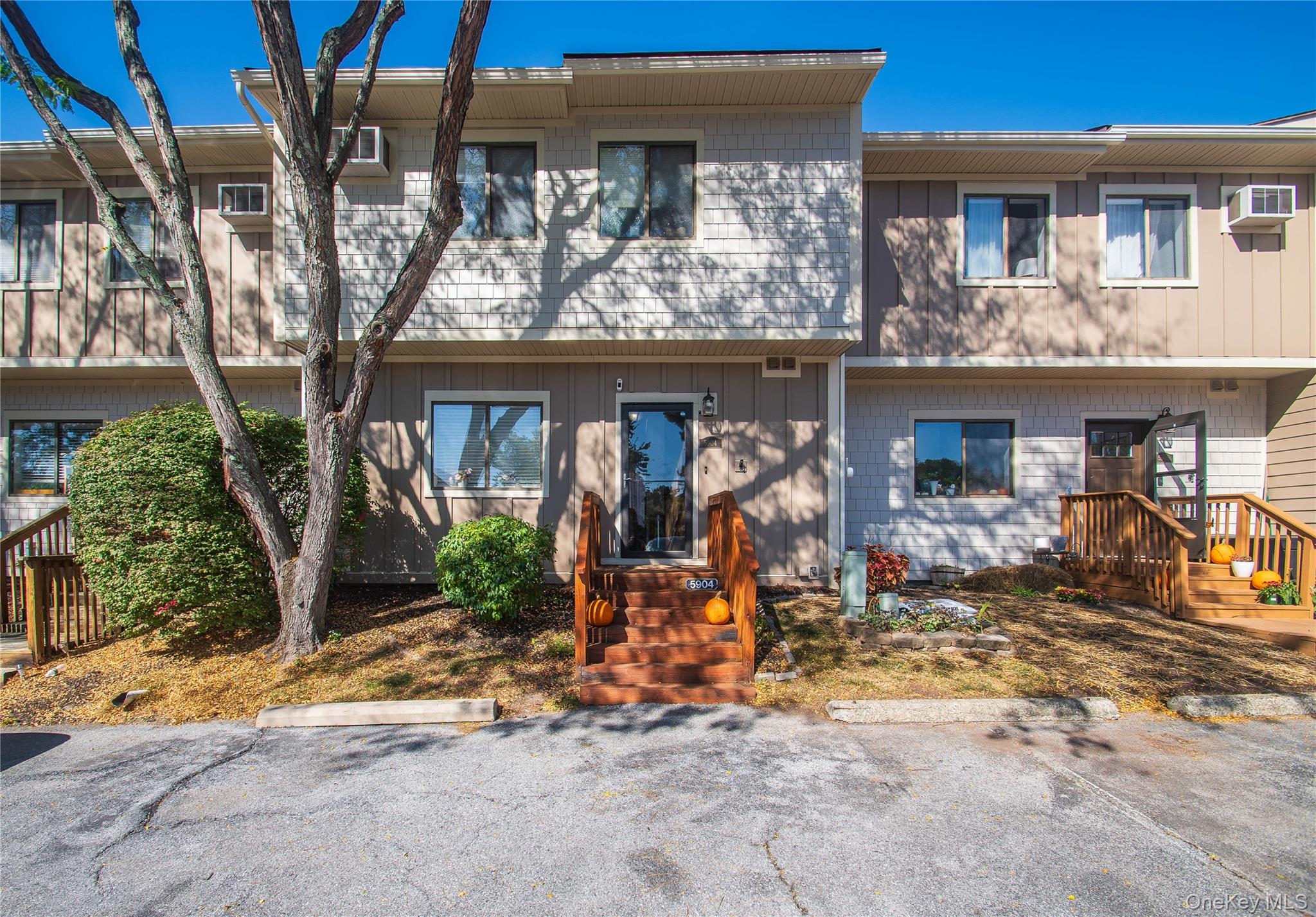 #2 photo, 5904 Chelsea Cove, Hopewell Junction , NY 12533