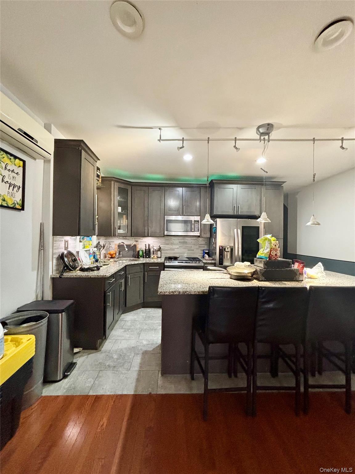 #10 photo, 3672 Barnes Avenue, Bronx , NY 10467