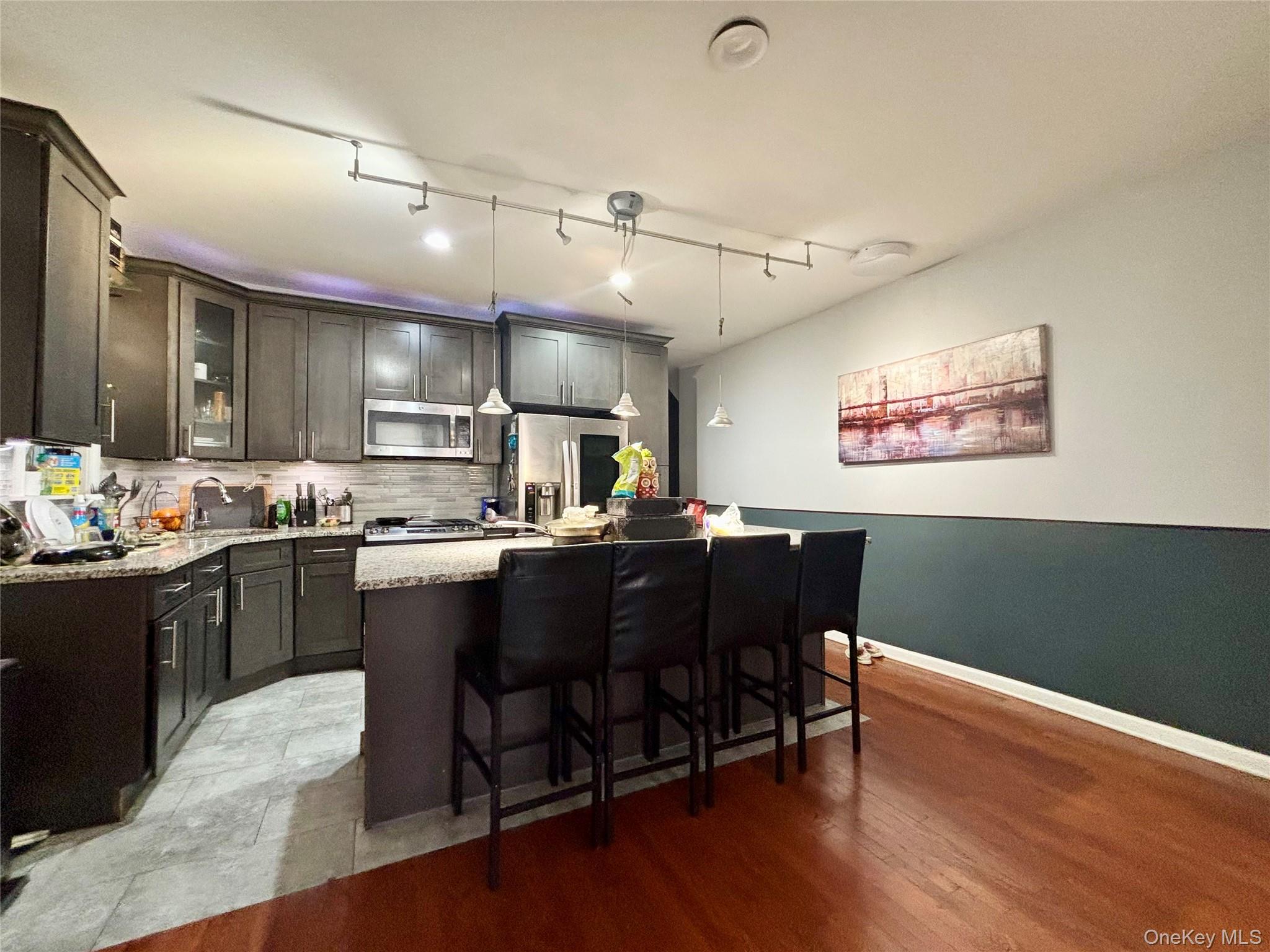 #11 photo, 3672 Barnes Avenue, Bronx , NY 10467