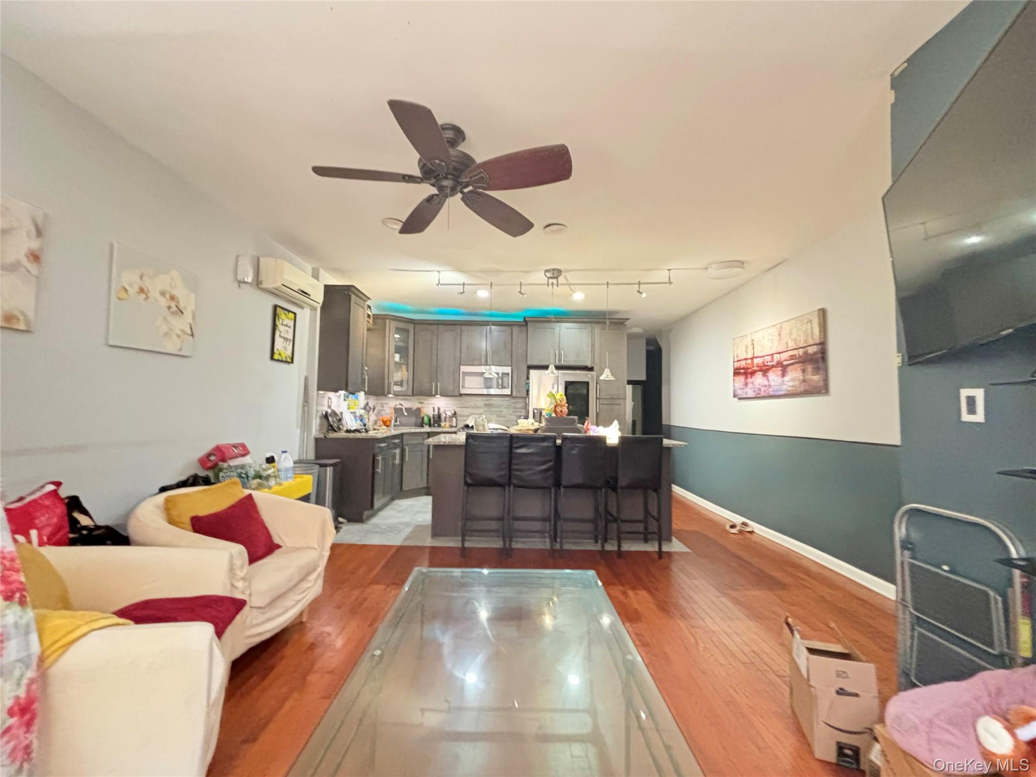 #9 photo, 3672 Barnes Avenue, Bronx , NY 10467