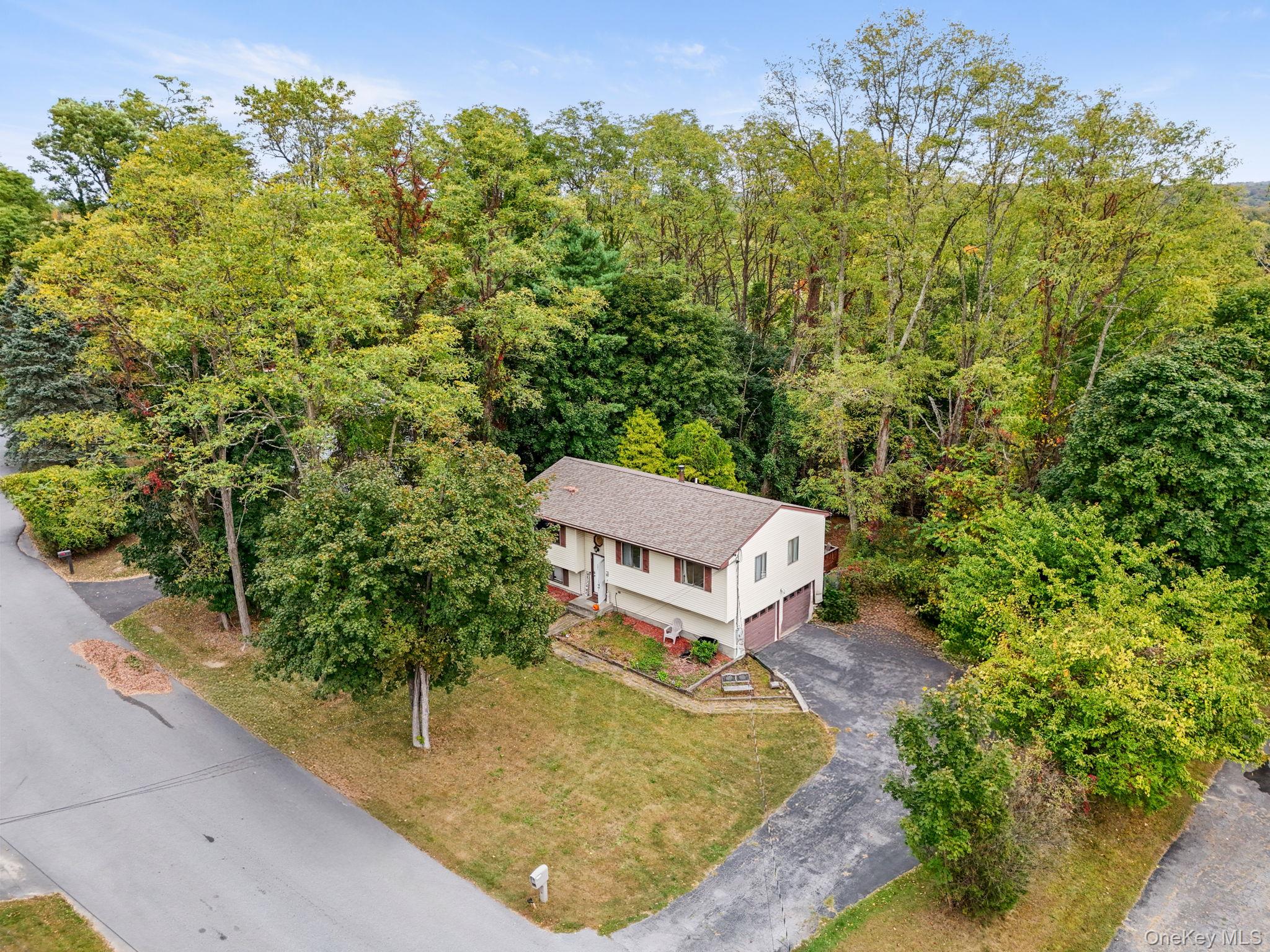 #1 photo, 4 Verven Road, Poughkeepsie , NY 12603