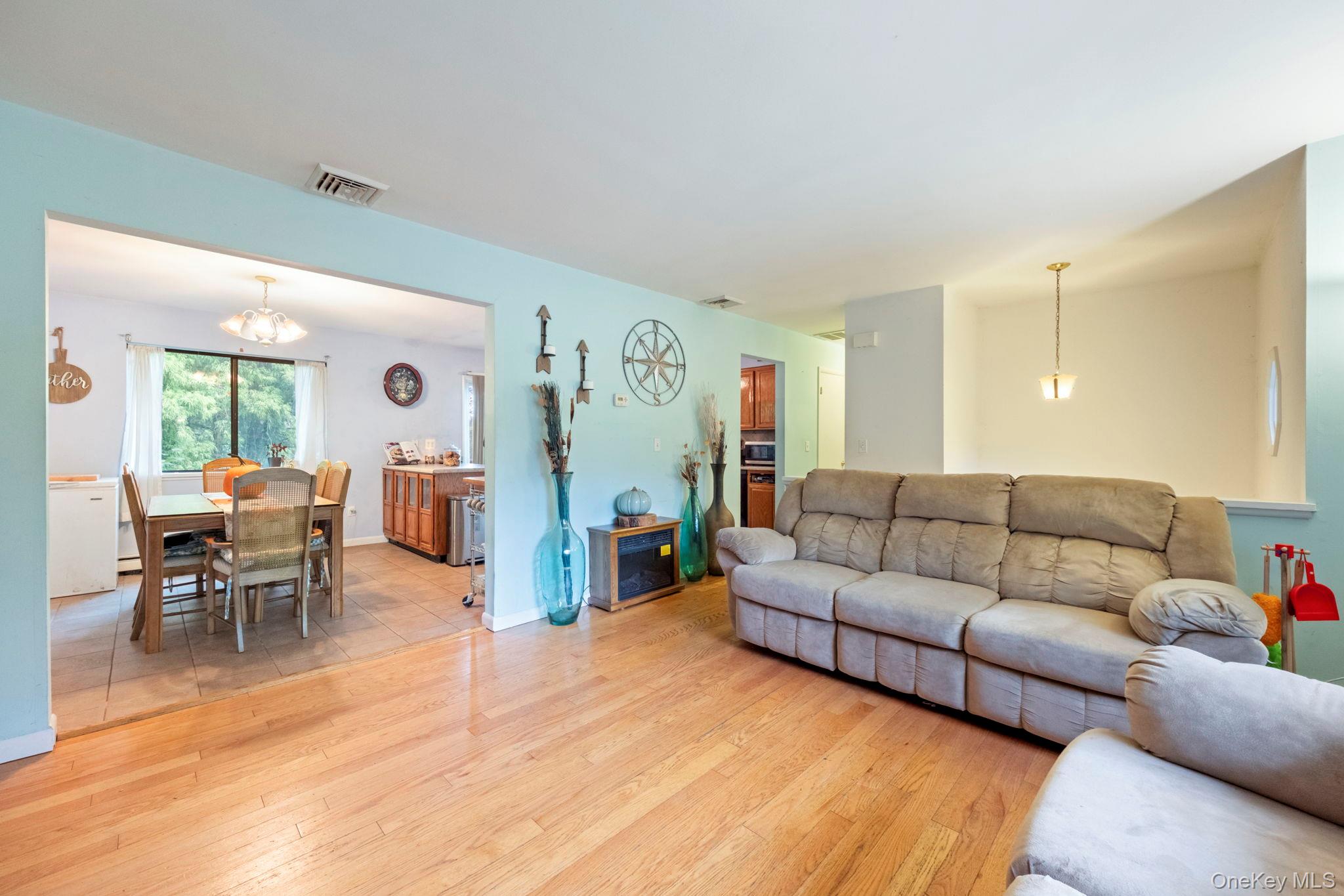 #5 photo, 4 Verven Road, Poughkeepsie , NY 12603