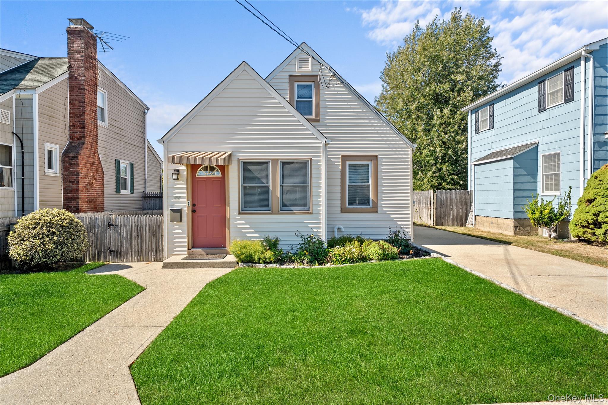 #1 photo, 11 Wilson Avenue, サフォーク郡 Amity Harbor , NY 11701