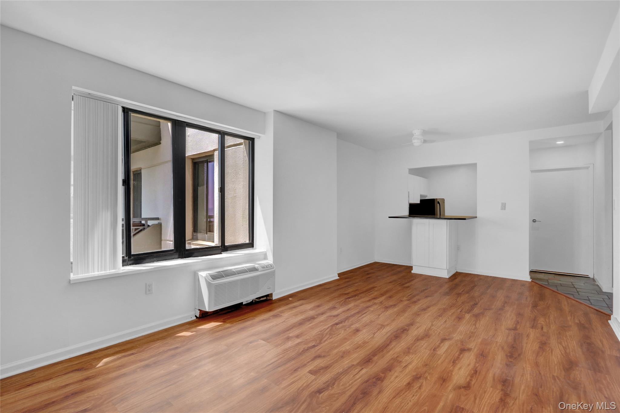 #4 photo, 100 W Broadway, ナッソー郡 Long Beach , NY 11561