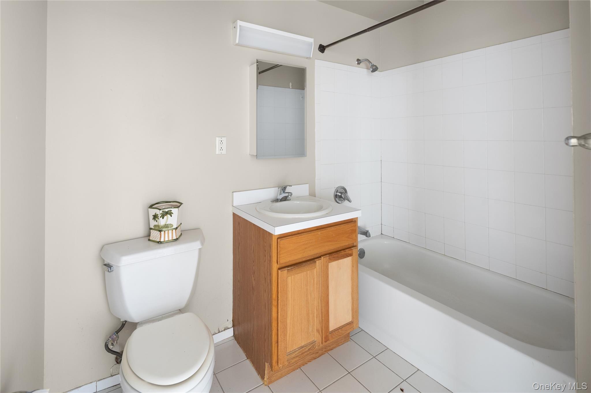 #4 photo, 260 Beach 81st Street, Rockaway Beach , NY 11693