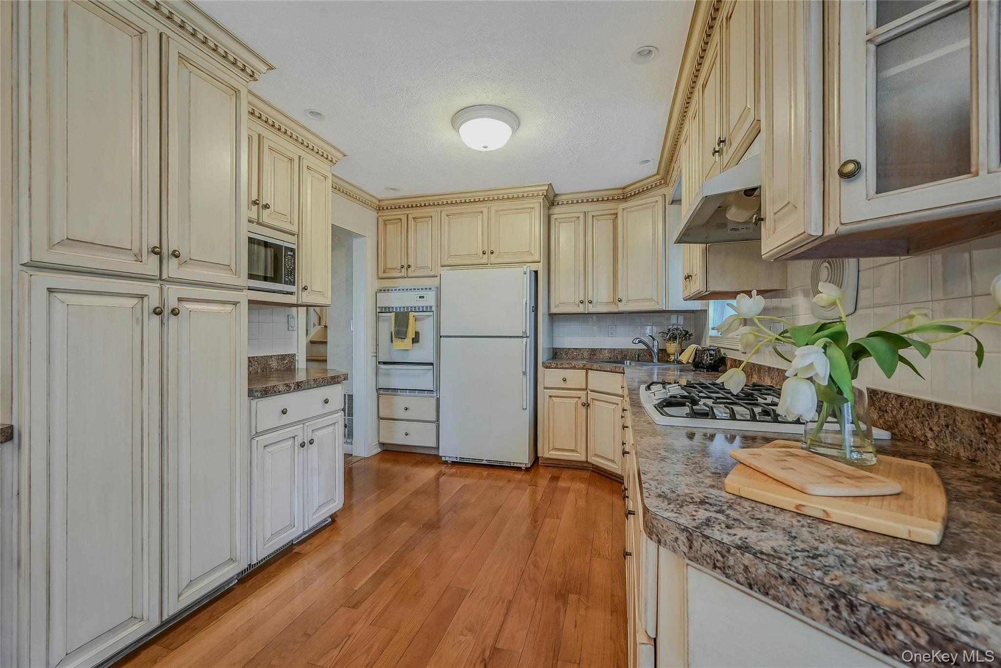 #13 photo, 14 Genesee Drive, サフォーク郡 Commack , NY 11725