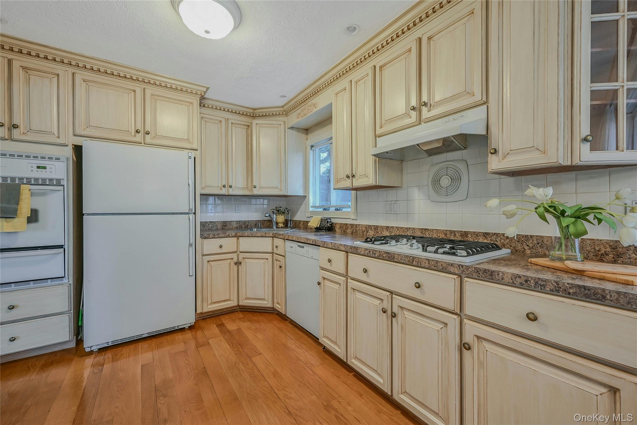 #15 photo, 14 Genesee Drive, サフォーク郡 Commack , NY 11725