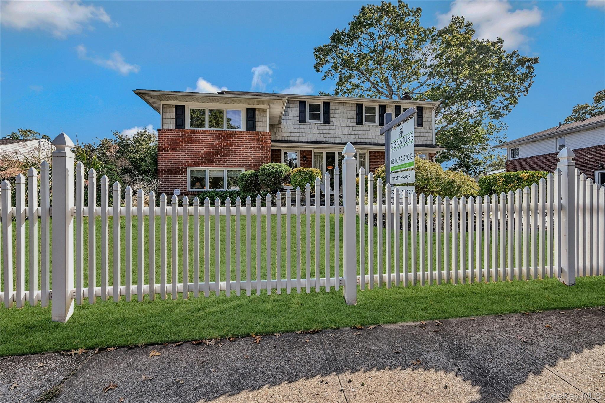 #3 photo, 14 Genesee Drive, サフォーク郡 Commack , NY 11725