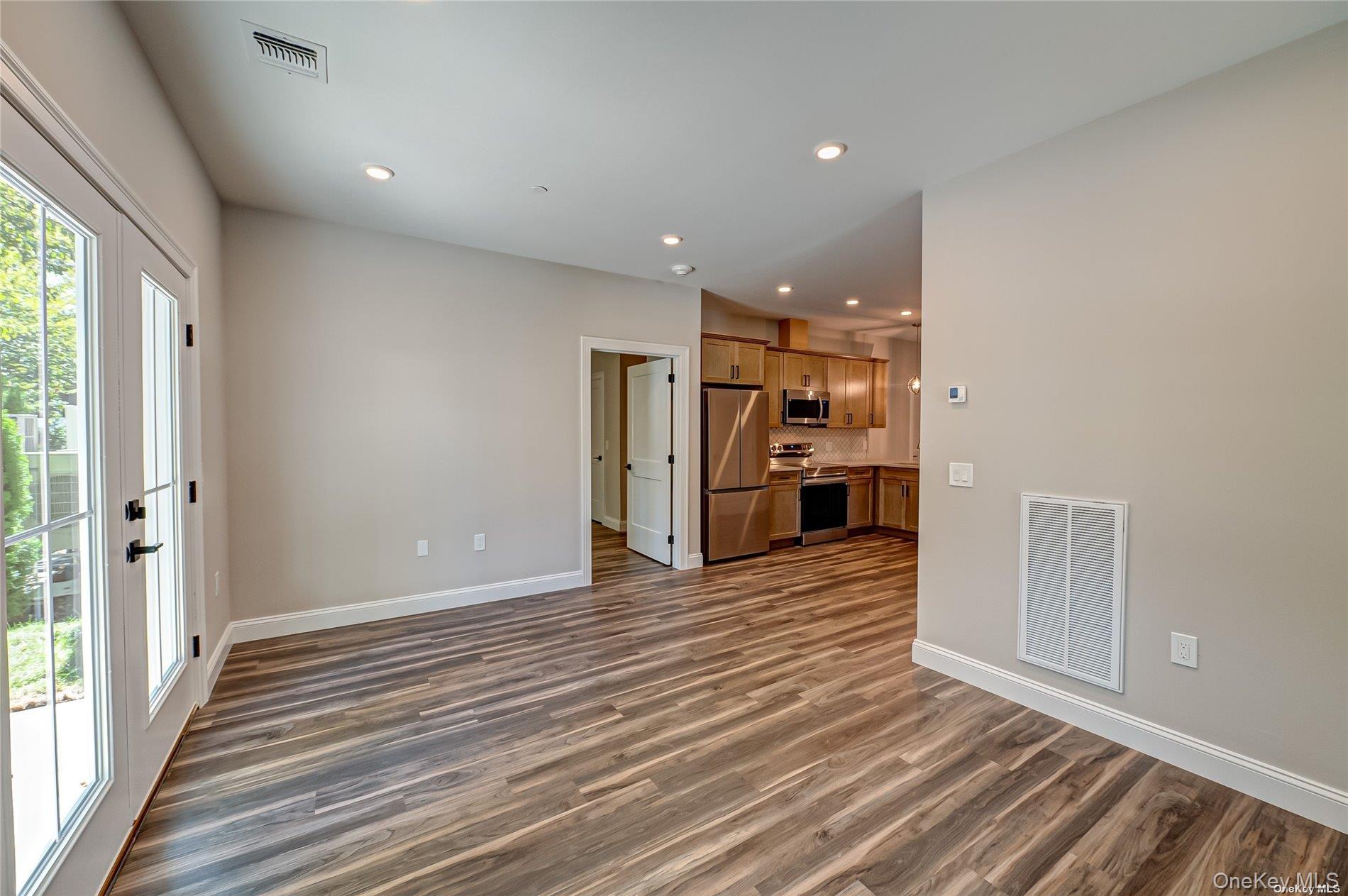 #14 photo, 1 Conklin Street, Farmingdale , NY 11735