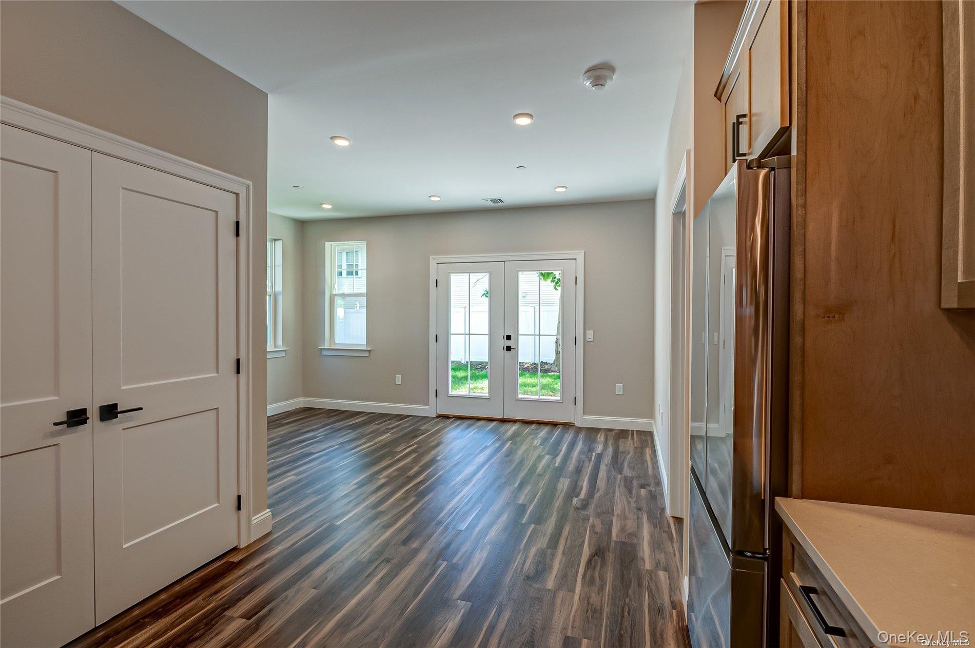 #17 photo, 1 Conklin Street, Farmingdale , NY 11735