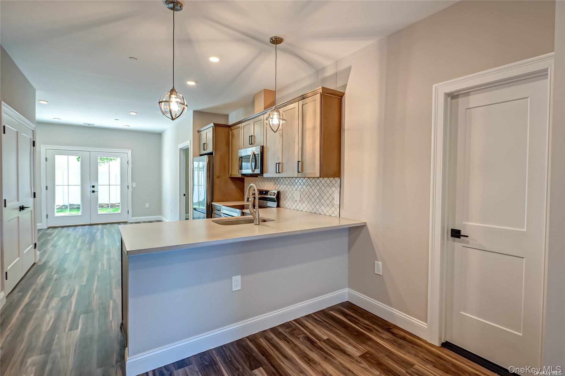 #5 photo, 1 Conklin Street, Farmingdale , NY 11735