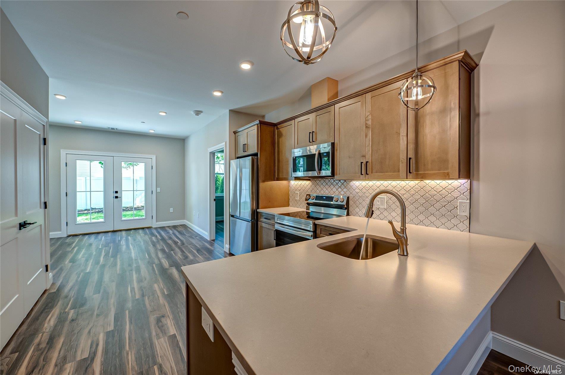 #6 photo, 1 Conklin Street, Farmingdale , NY 11735