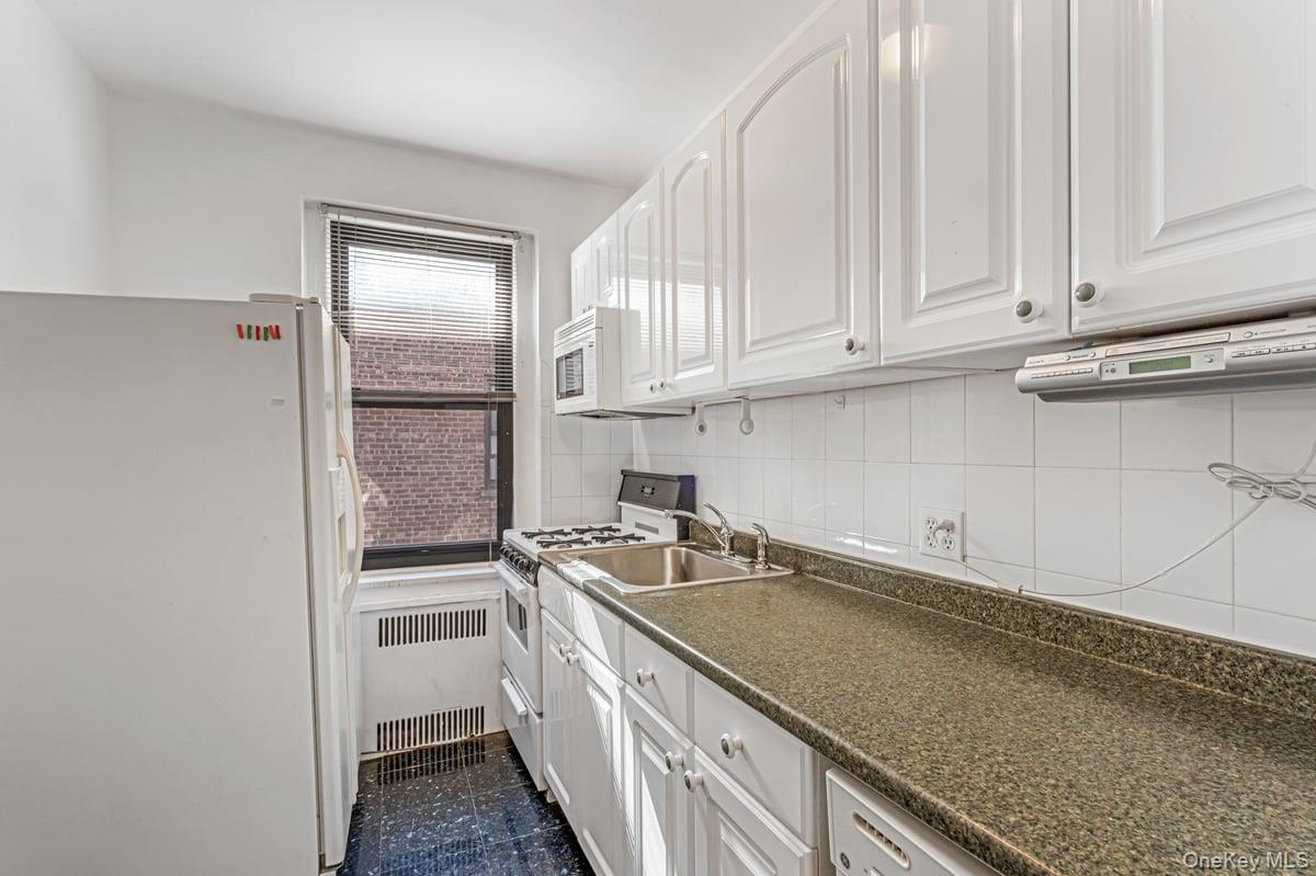 #8 photo, 96-11 65 Road, クイーンズ区 Rego Park , NY 11374