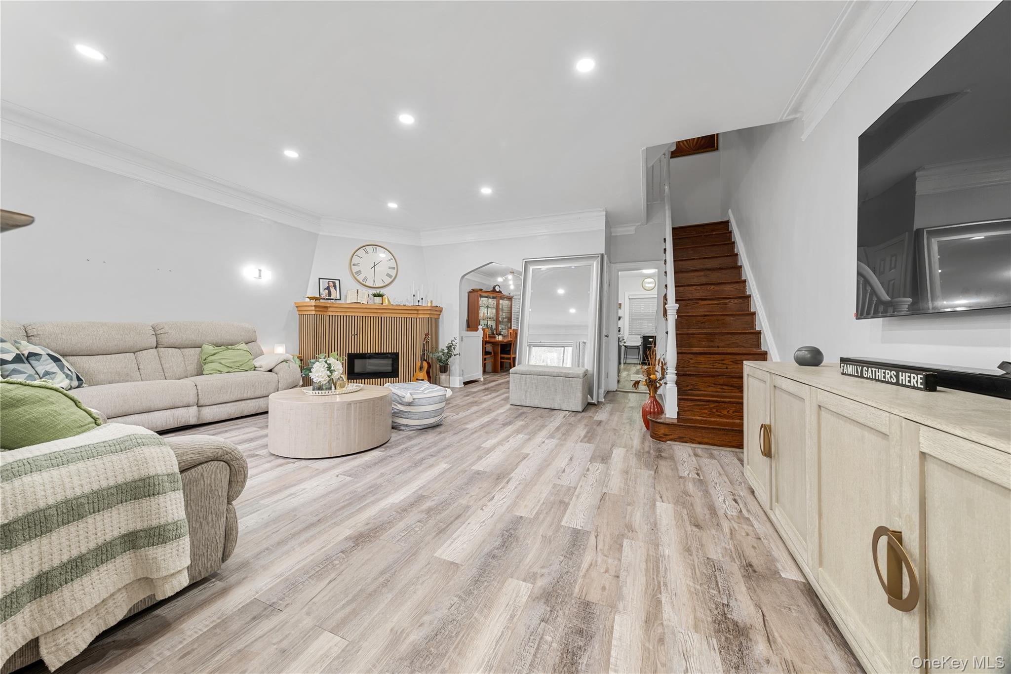 #4 photo, 3433 83rd Street, クイーンズ区 Jackson Heights , NY 11372