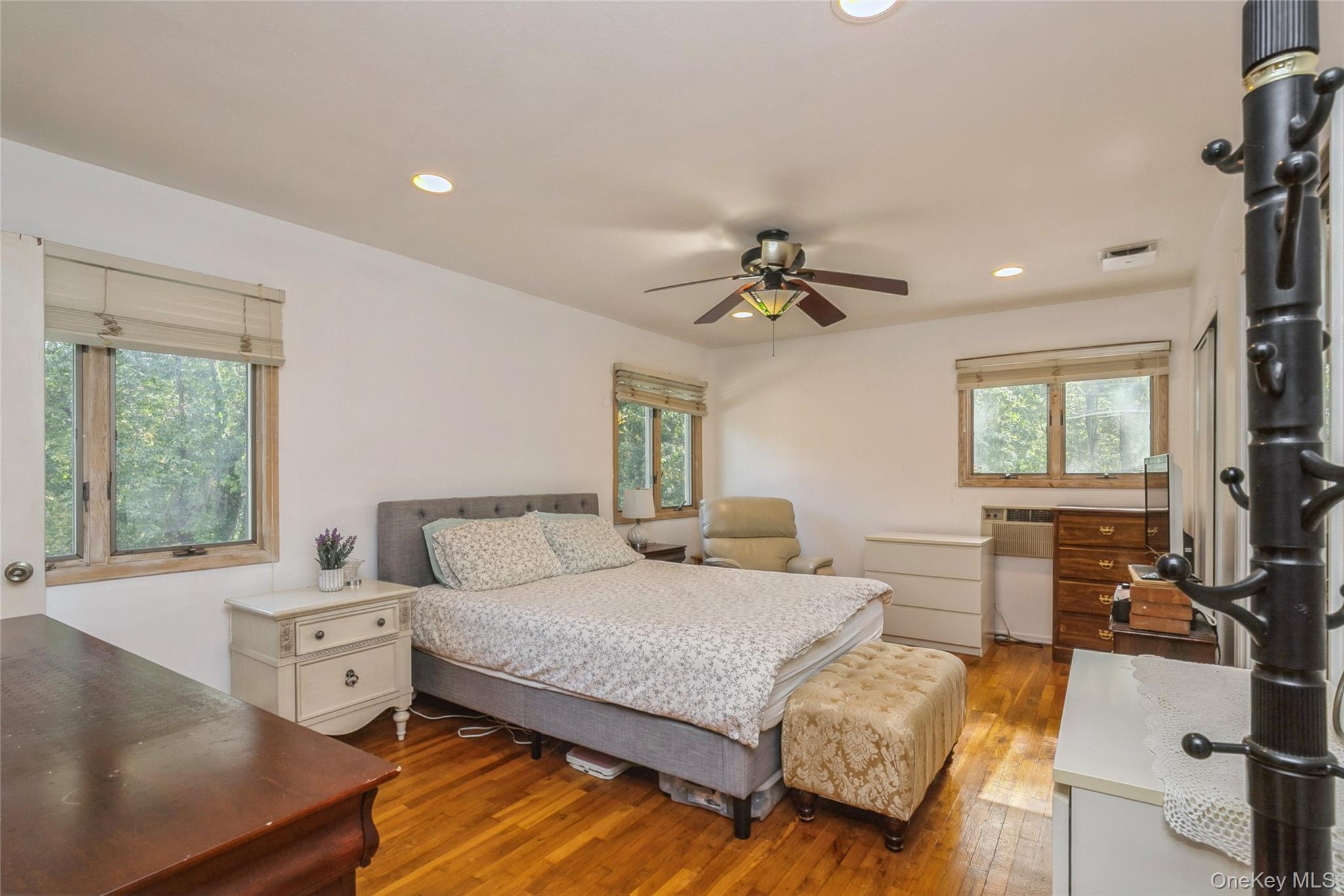 #19 photo, 6 Selma Court, サフォーク郡 East Northport , NY 11731