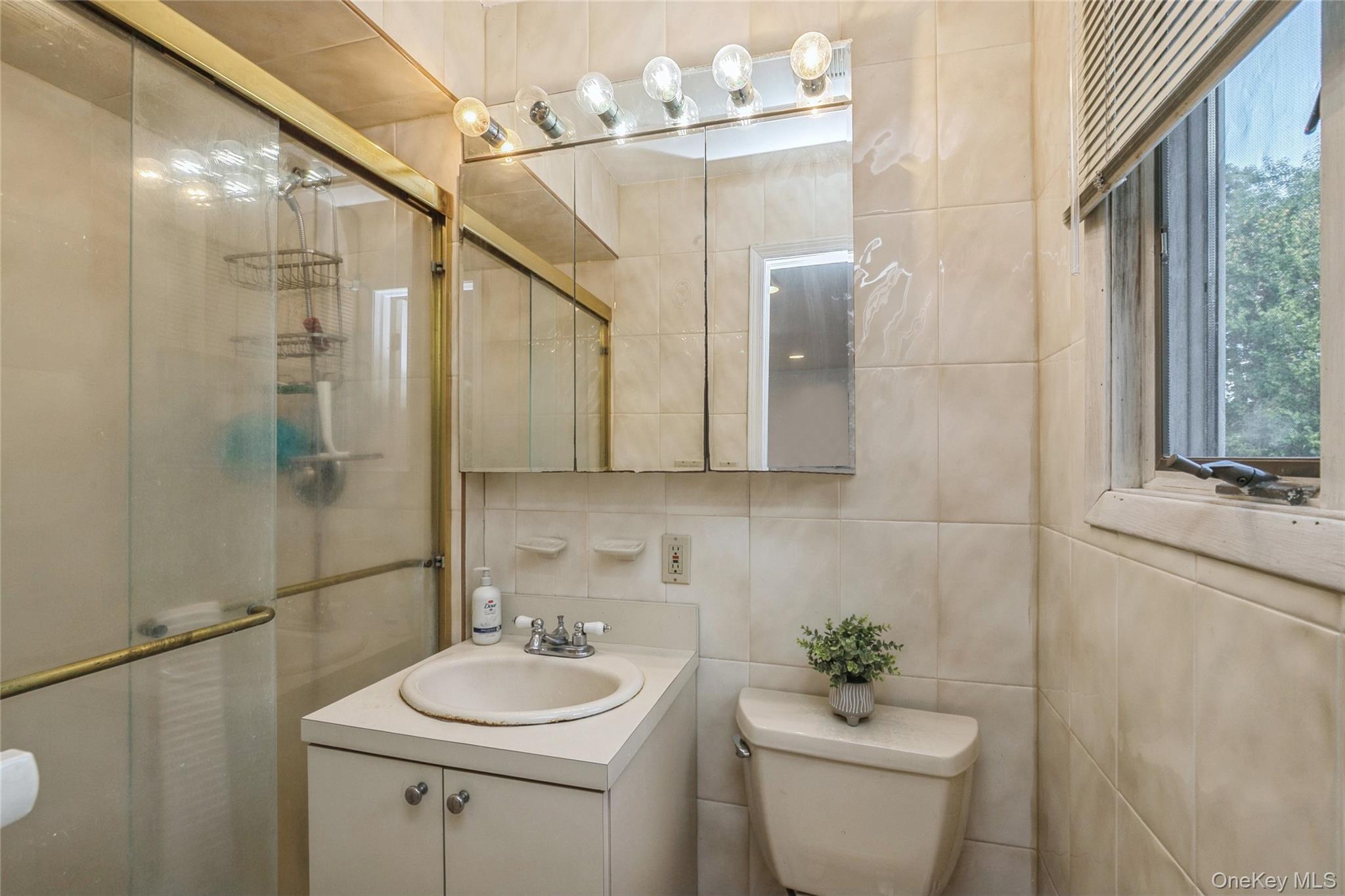 #20 photo, 6 Selma Court, サフォーク郡 East Northport , NY 11731