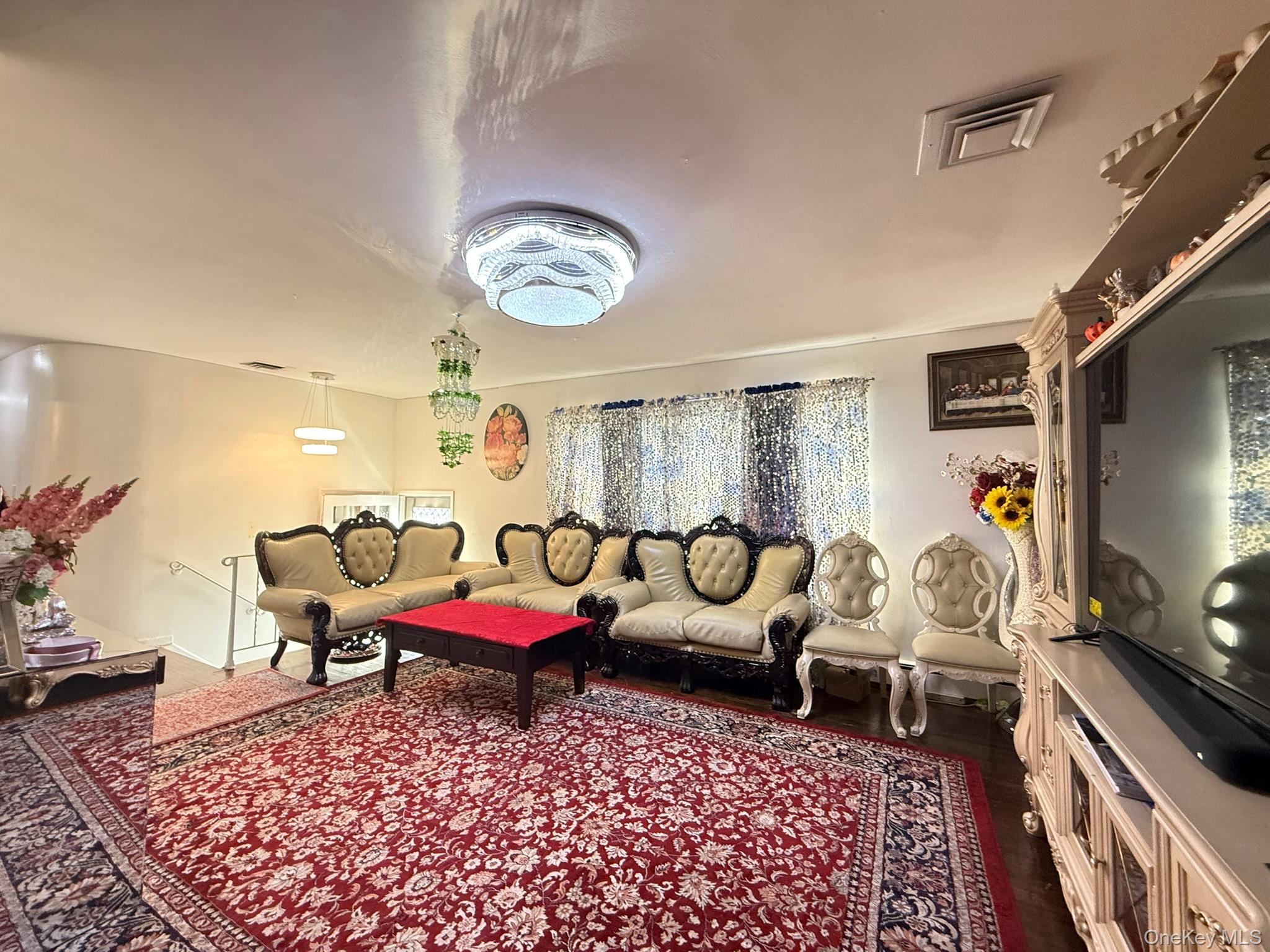 #10 photo, 12 Hilton Court, Hicksville , NY 11801