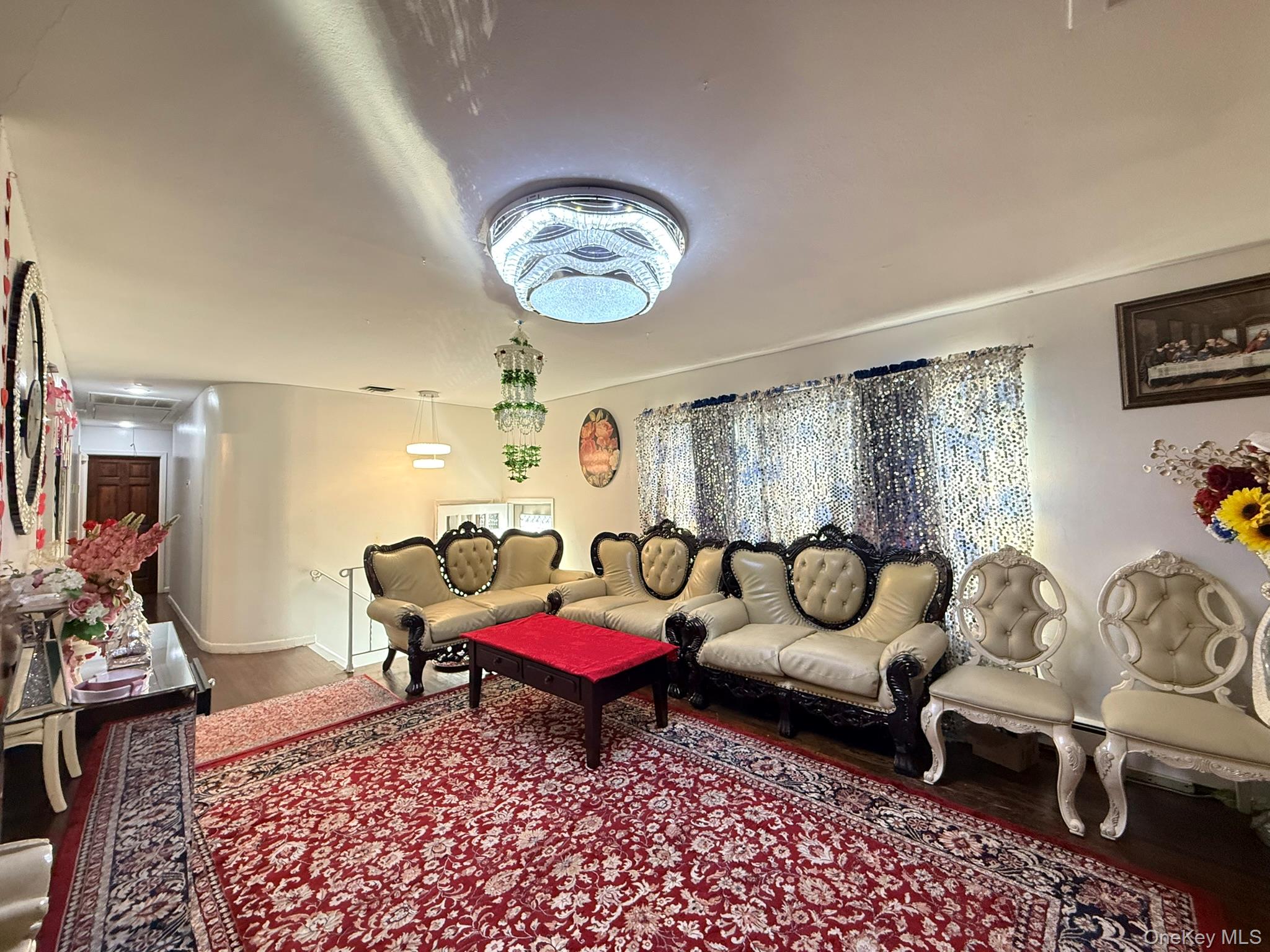 #11 photo, 12 Hilton Court, Hicksville , NY 11801