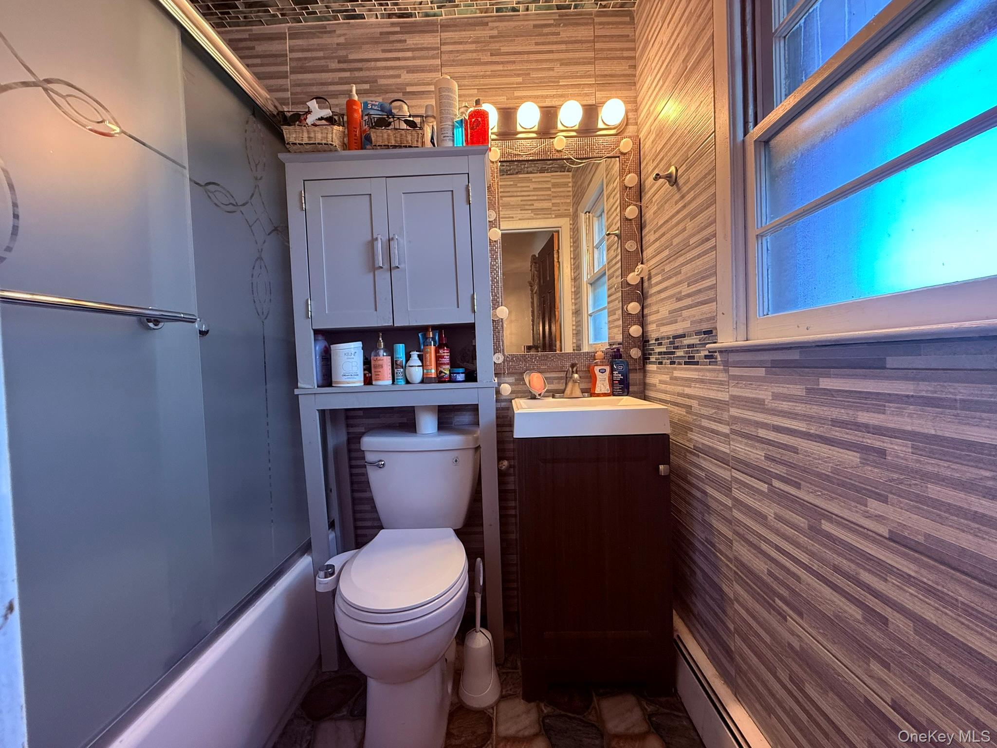 #18 photo, 12 Hilton Court, Hicksville , NY 11801