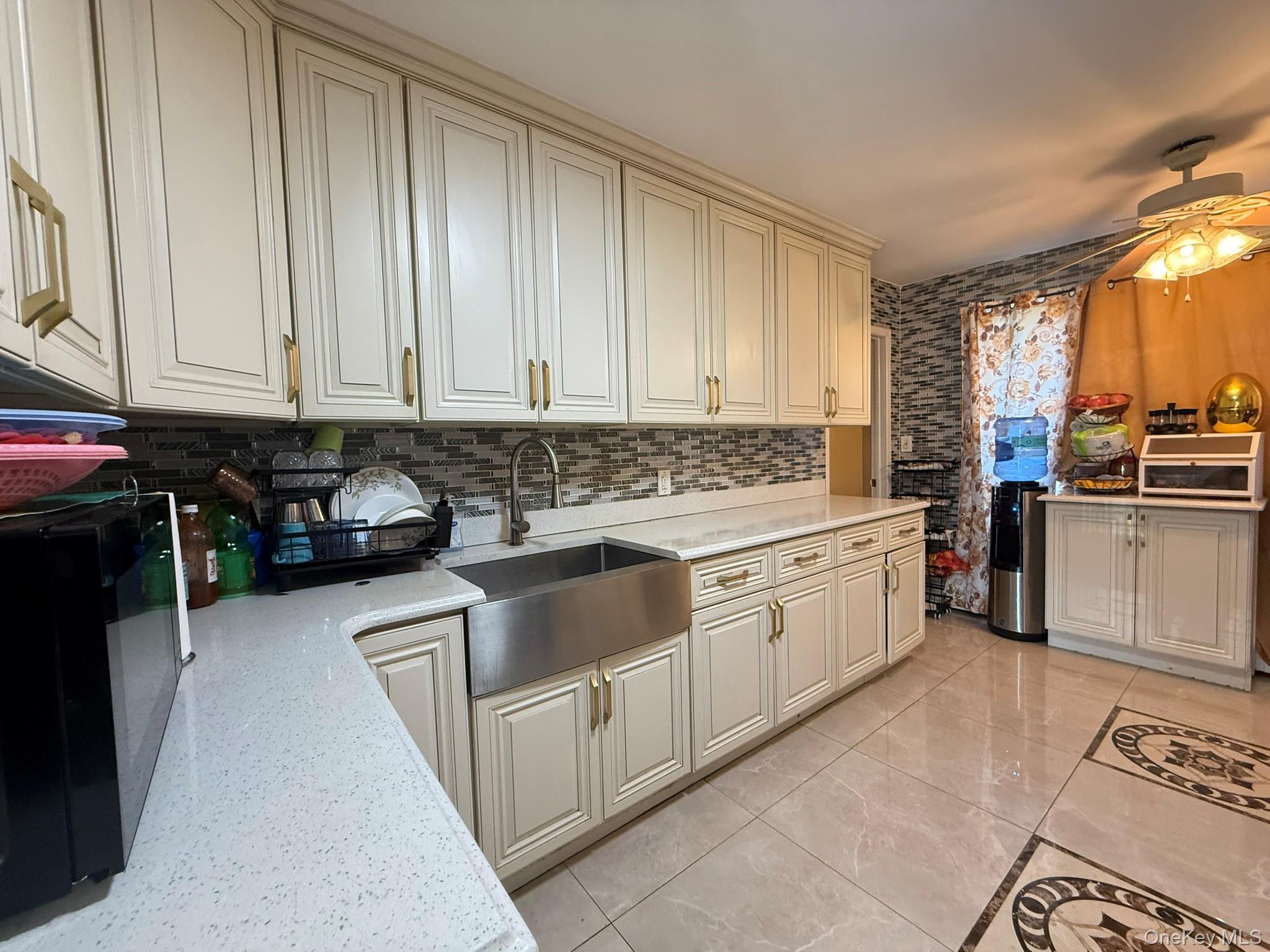 #5 photo, 12 Hilton Court, Hicksville , NY 11801