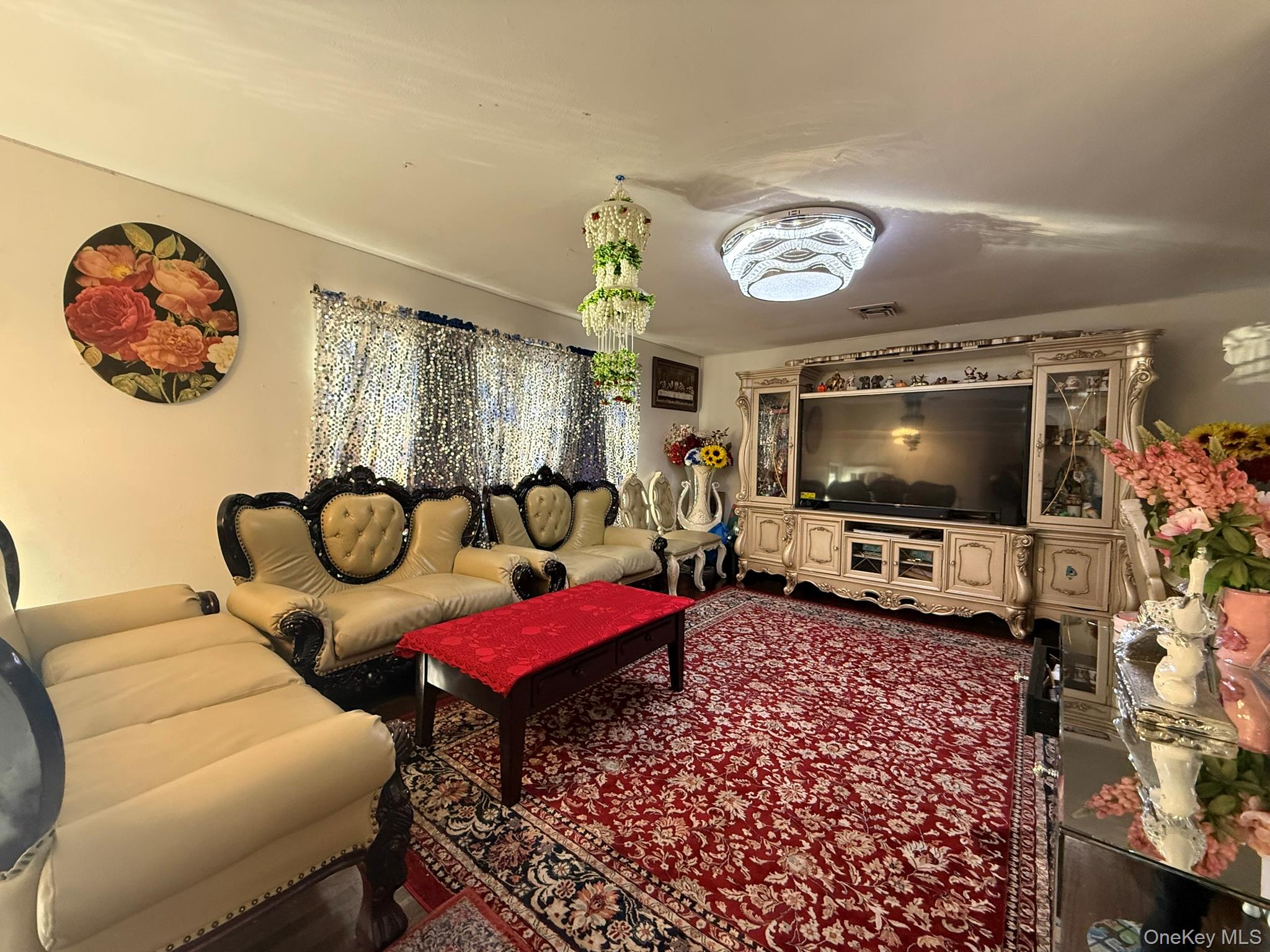 #7 photo, 12 Hilton Court, Hicksville , NY 11801