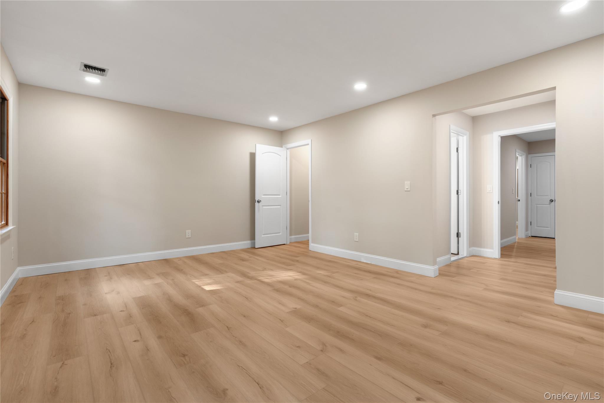 #15 photo, 4 Pine Street, Huntington , NY 11743