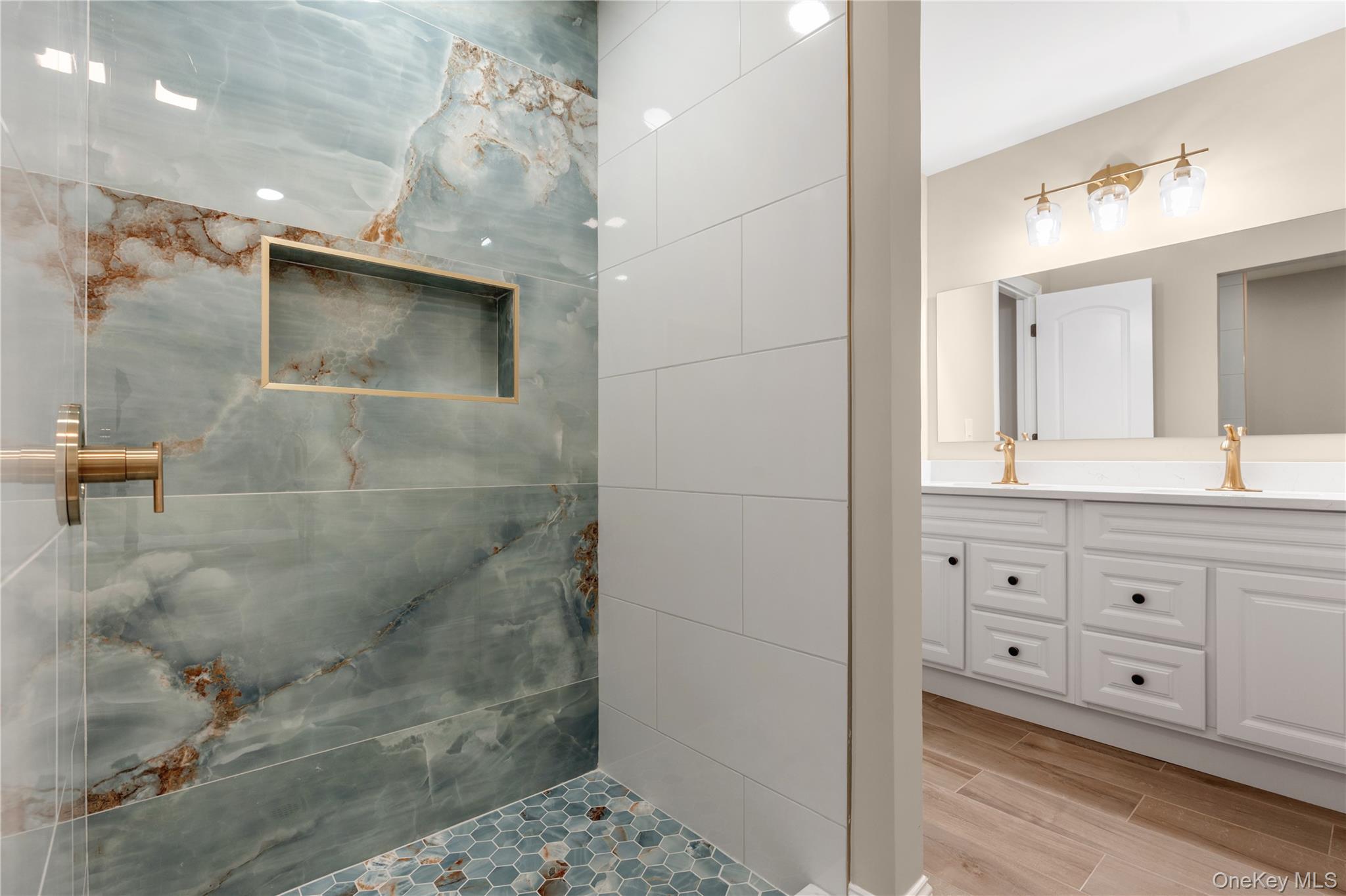 #16 photo, 4 Pine Street, Huntington , NY 11743