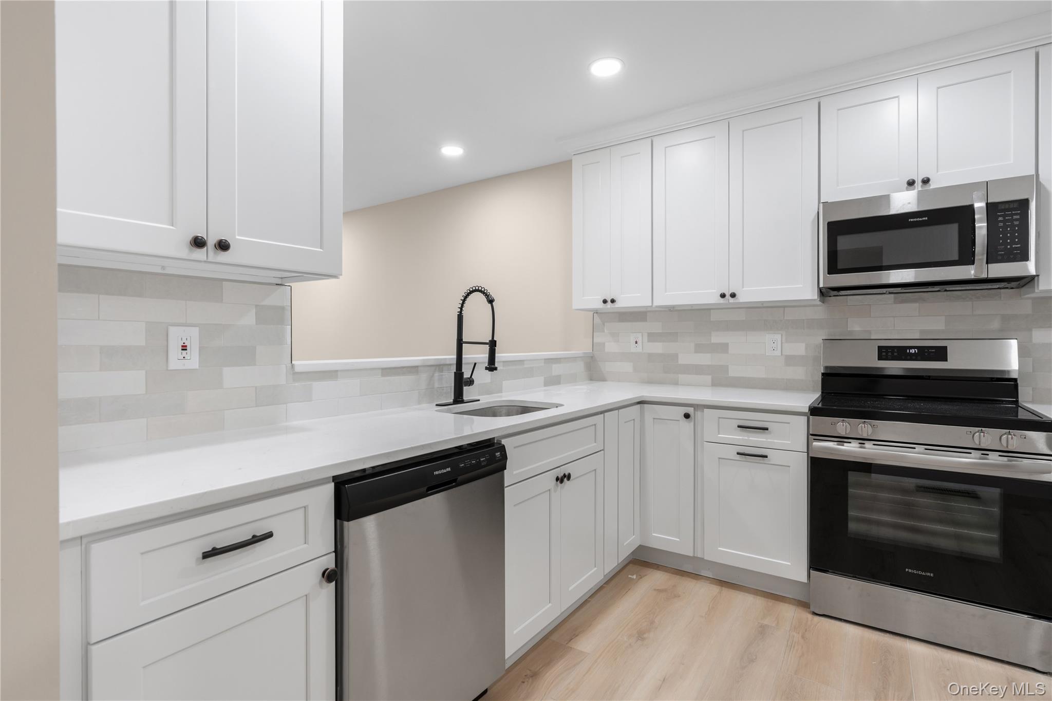 #6 photo, 4 Pine Street, Huntington , NY 11743