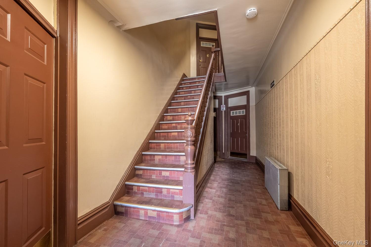 #19 photo, 43-16 25th Avenue, クイーンズ区 Astoria , NY 11103