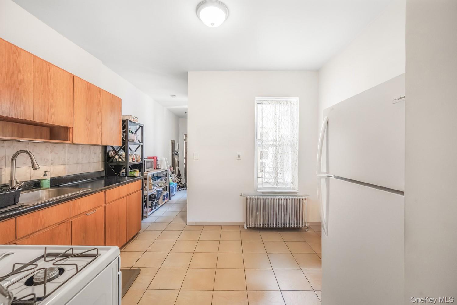 #3 photo, 43-16 25th Avenue, クイーンズ区 Astoria , NY 11103