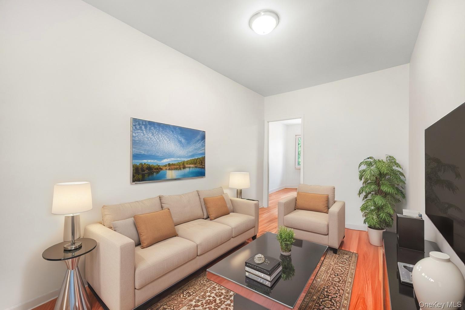 #4 photo, 43-16 25th Avenue, クイーンズ区 Astoria , NY 11103