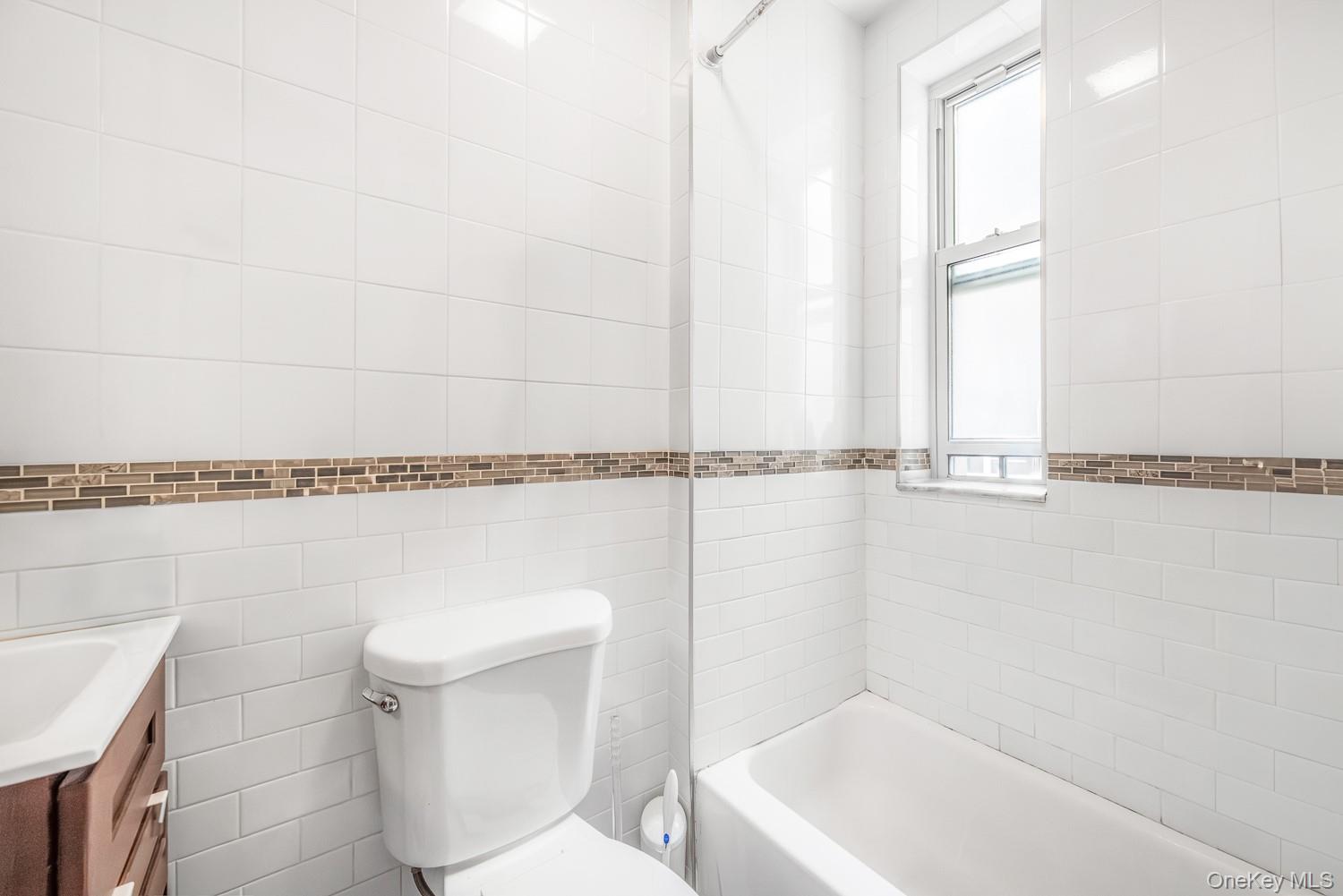 #7 photo, 43-16 25th Avenue, クイーンズ区 Astoria , NY 11103