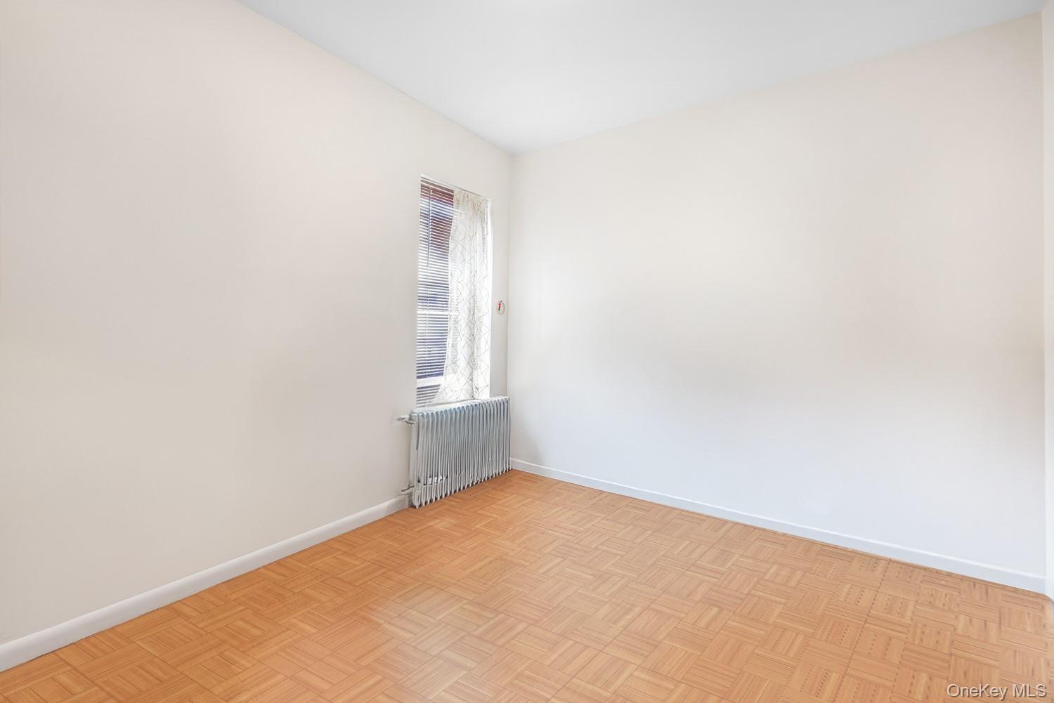 #8 photo, 43-16 25th Avenue, クイーンズ区 Astoria , NY 11103