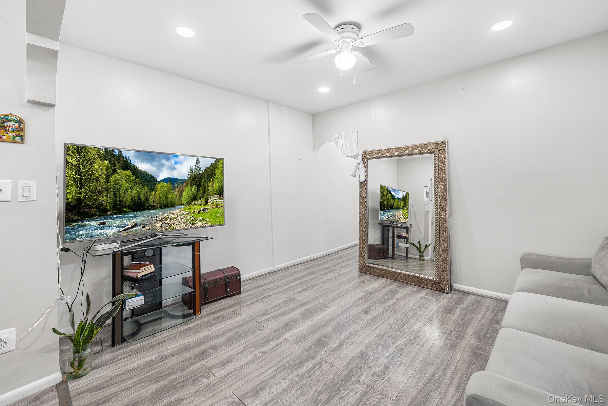 #7 photo, 11519 123rd Street, クイーンズ区 South Ozone Park , NY 11420