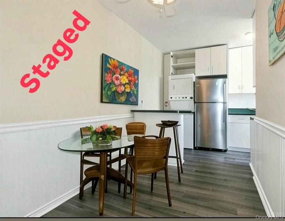 #17 photo, 2 Townhouse Place, Great Neck , NY 11021