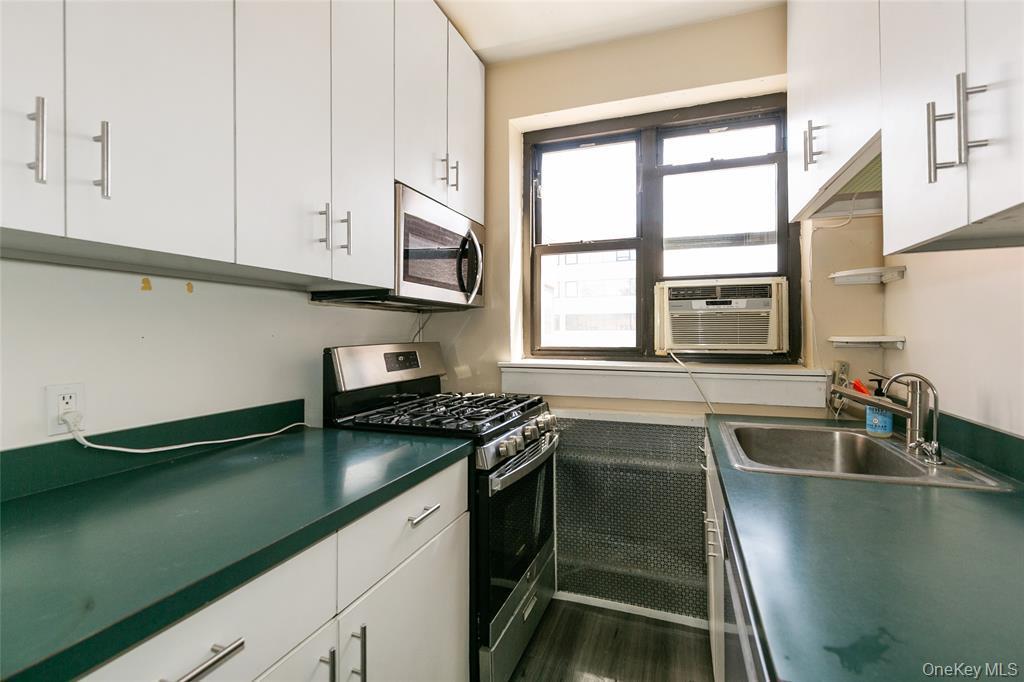 #18 photo, 2 Townhouse Place, Great Neck , NY 11021